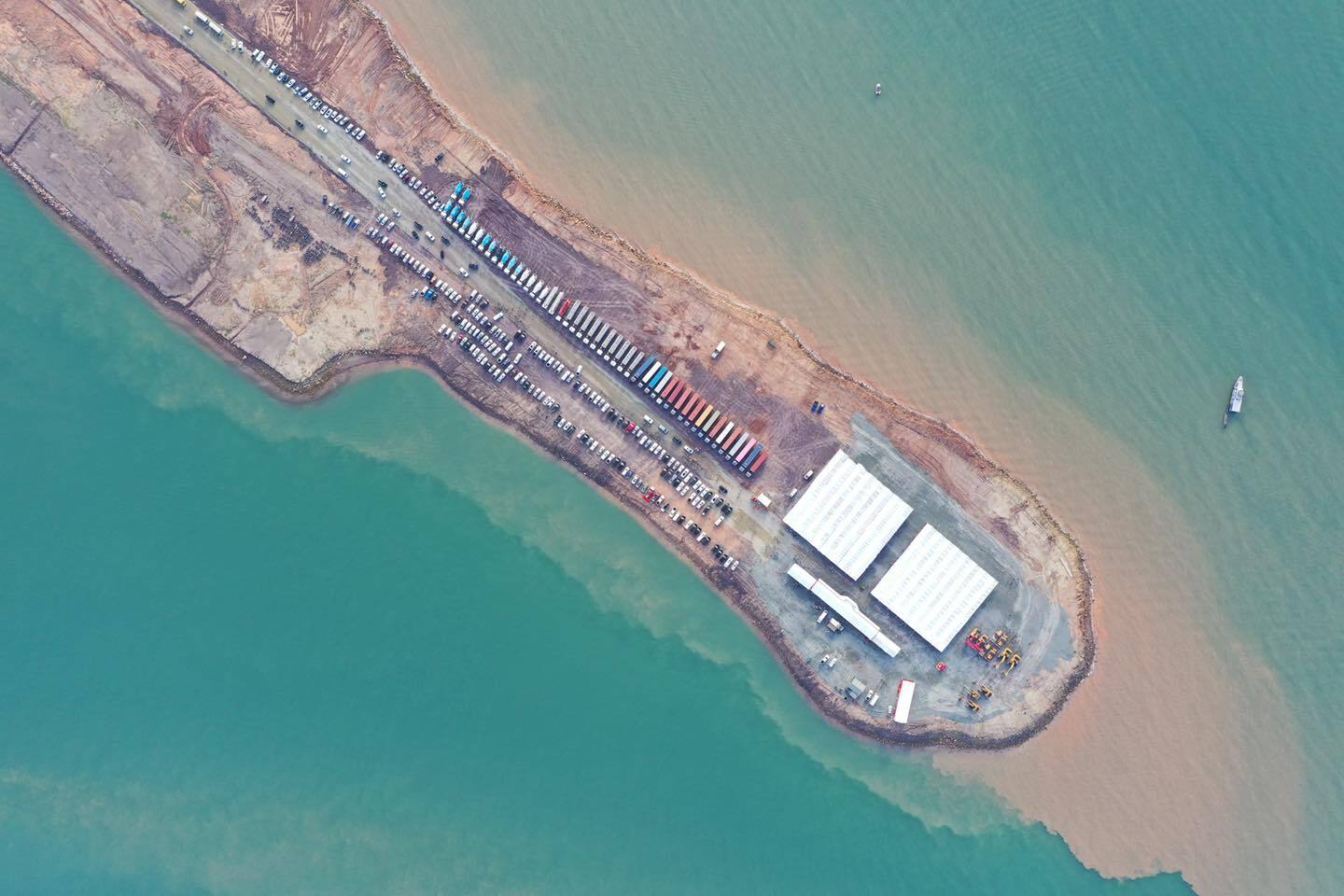 Coastal and oceanic landforms, Water resources, Artificial island, Boat, Watercraft