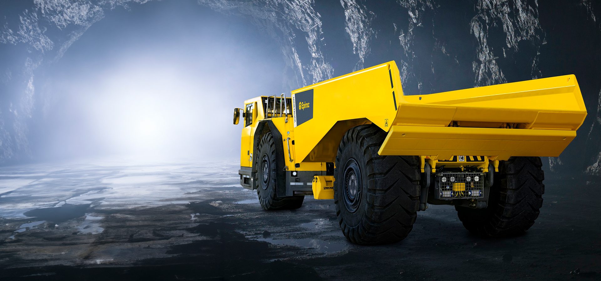 Automotive tire, Motor vehicle, Synthetic rubber, Wheel, Tread, Sky