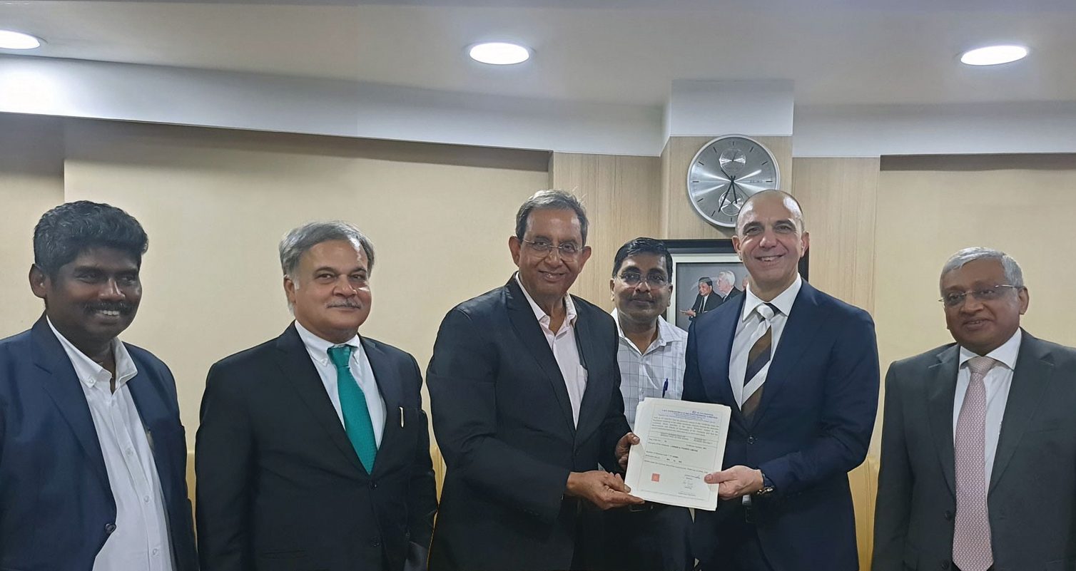 Smile, Coat, Tie, Suit, Gesture