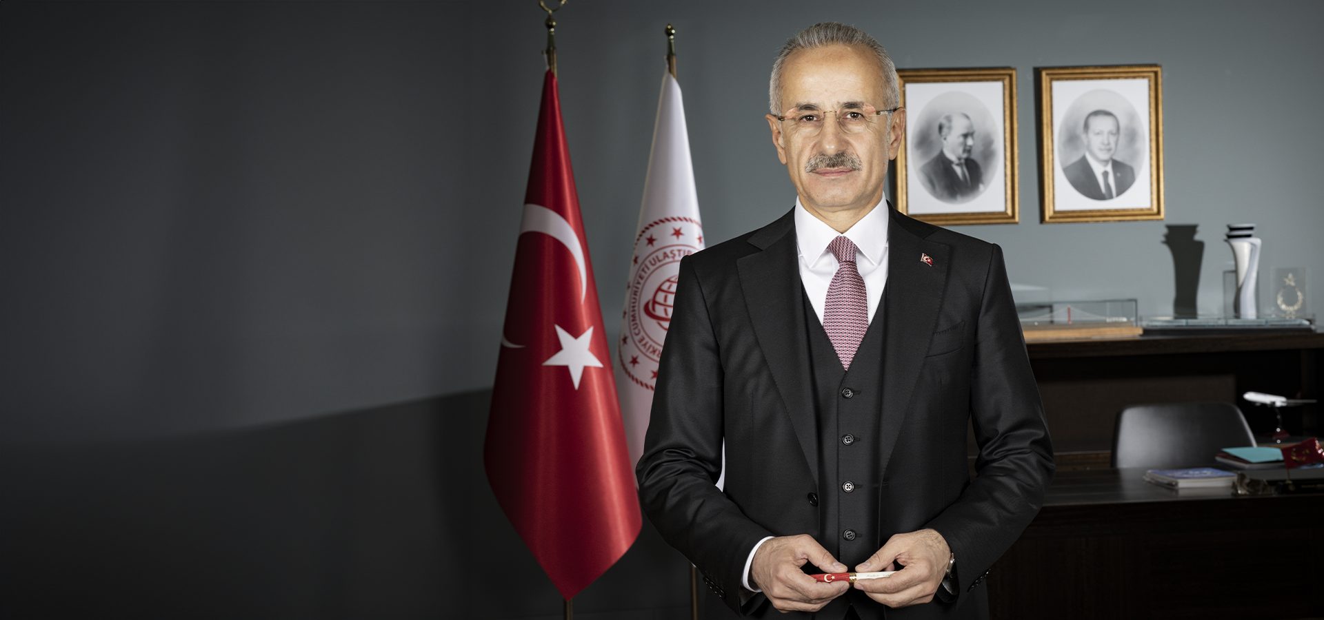 Picture frame, Flag, Tie, Gesture