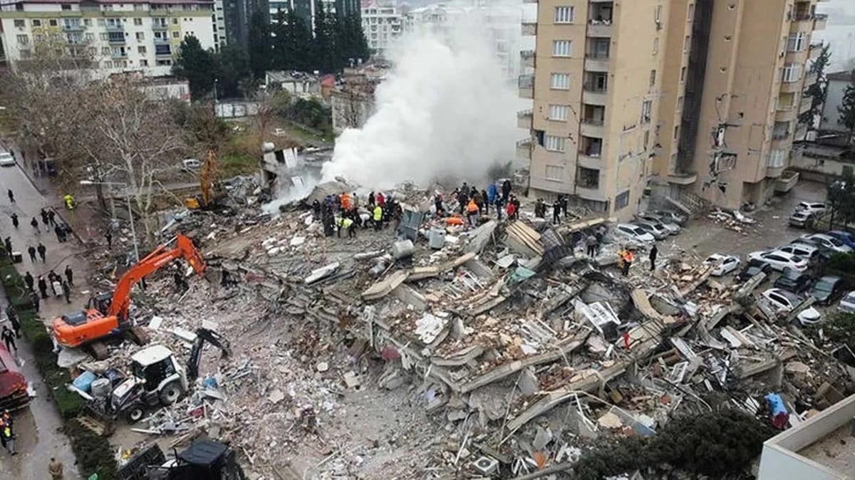 Mode of transport, Motor vehicle, Building, Pollution, Window