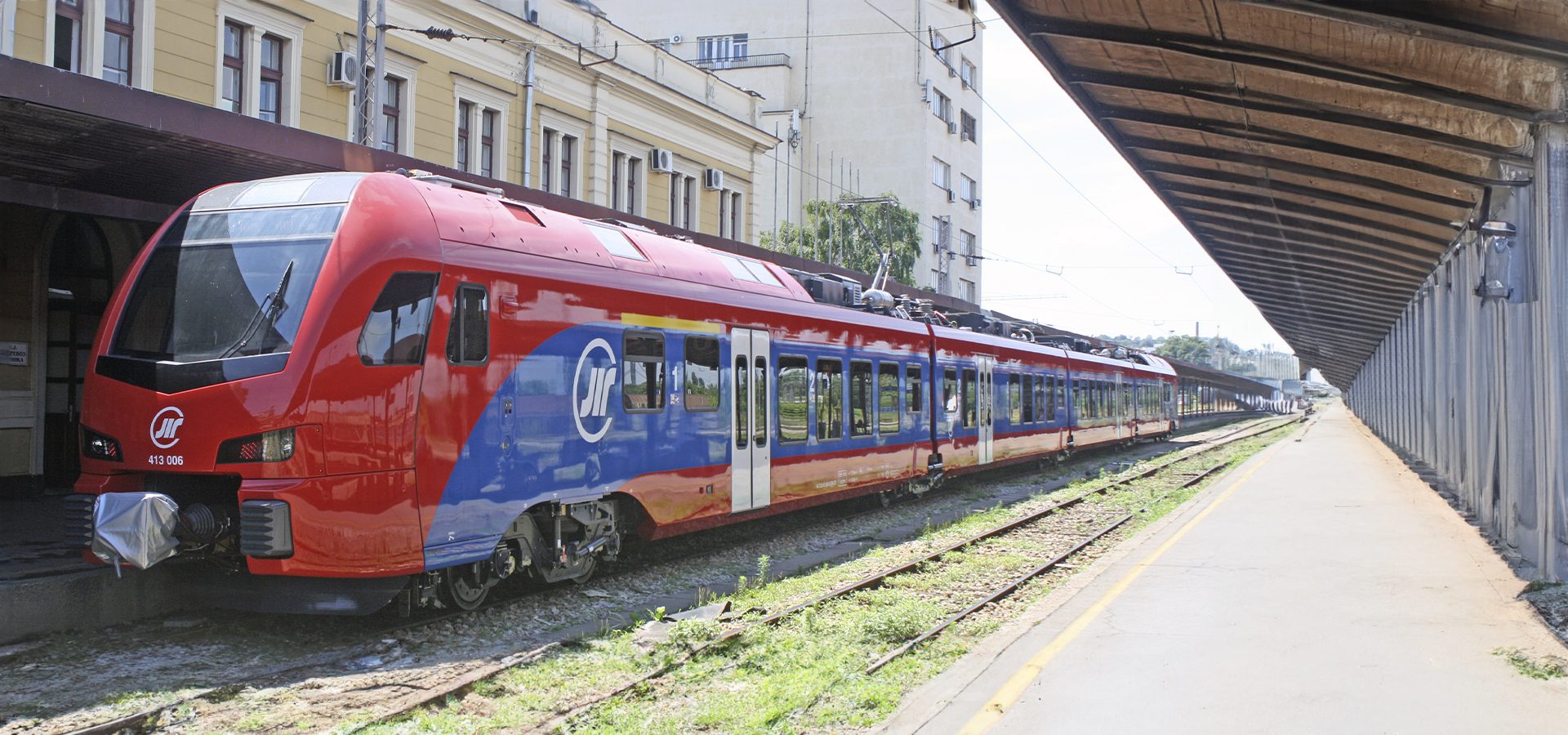 Rolling stock, Motor vehicle, Train, Window, Building, Plant, Locomotive, Track, Electricity