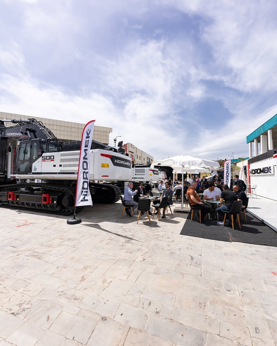 Road surface, Cloud, Sky, Vehicle, Asphalt, Tent