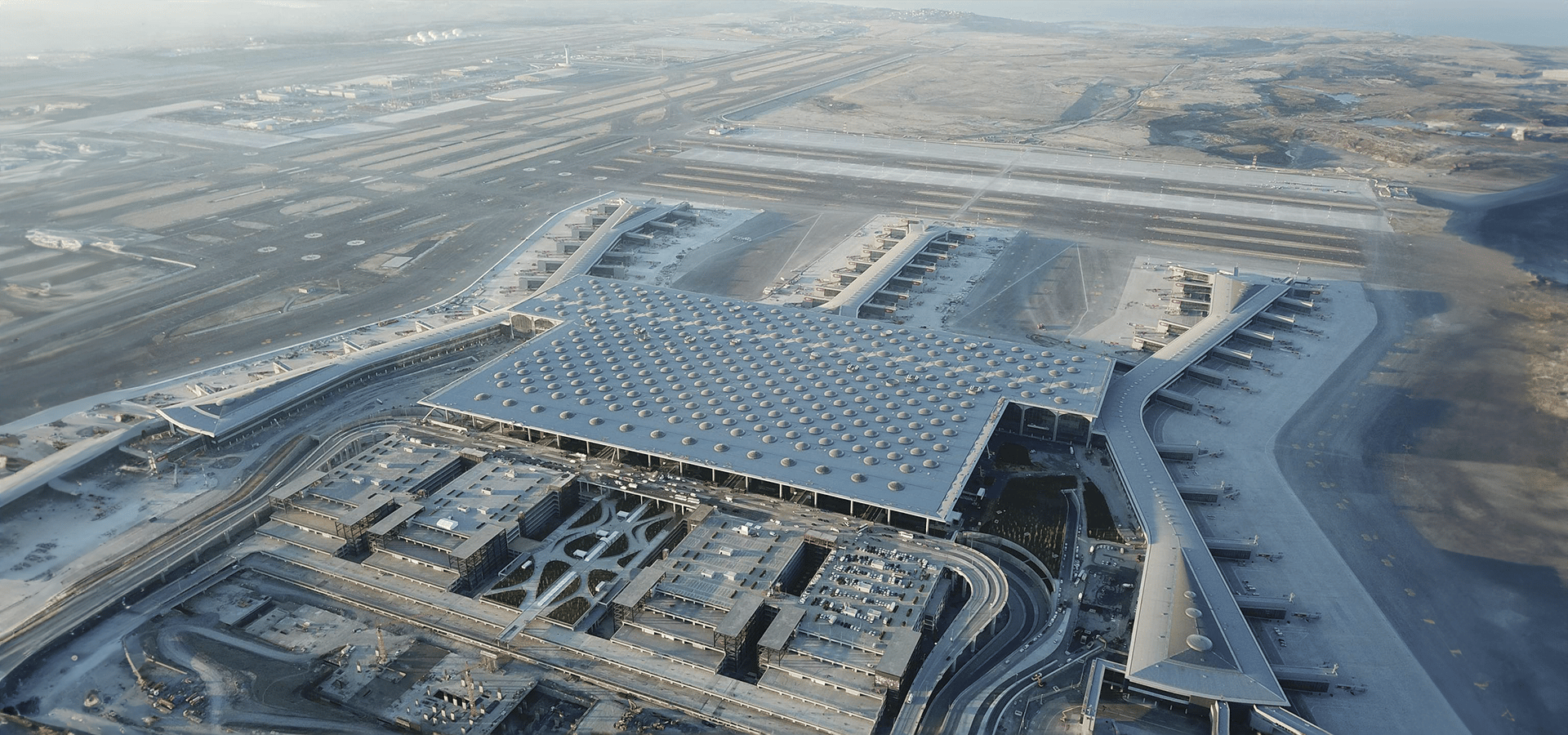 Urban design, Air travel, Building, Infrastructure, Thoroughfare, Landscape