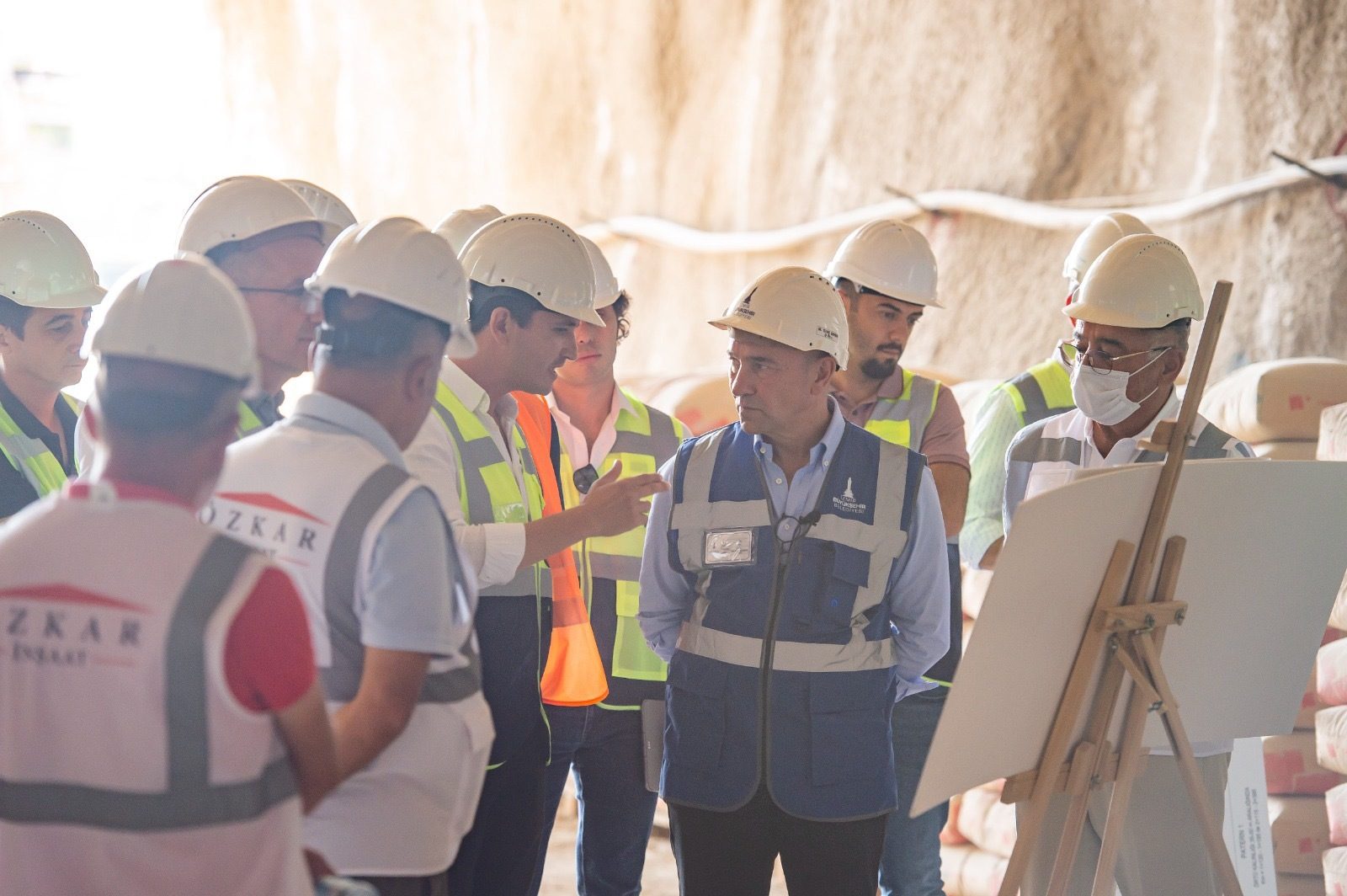 Hard hat, High-visibility clothing, Trousers, Sleeve, Workwear, Vest, Engineer