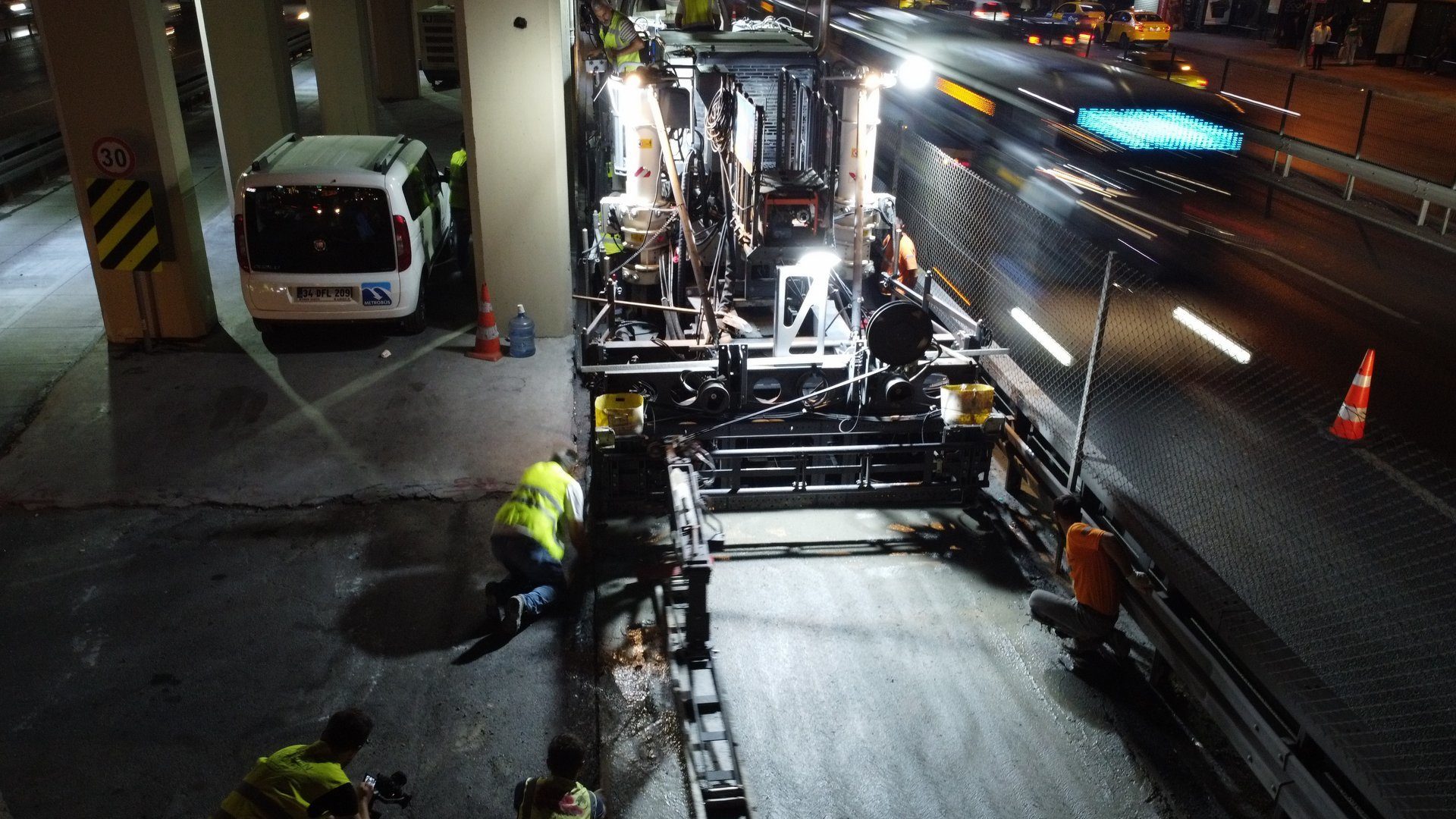 Motor vehicle, Automotive lighting, Car, Asphalt, Yellow, Tire