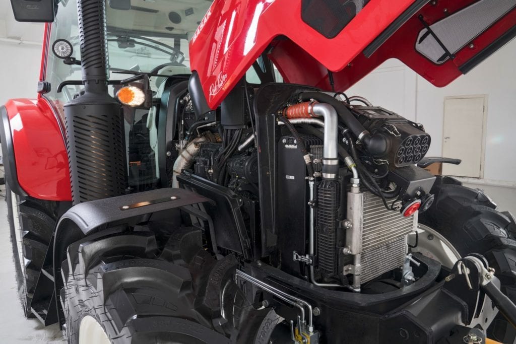 Automotive lighting, Motor vehicle, Alloy wheel, Tire, Hood, Car, Tread