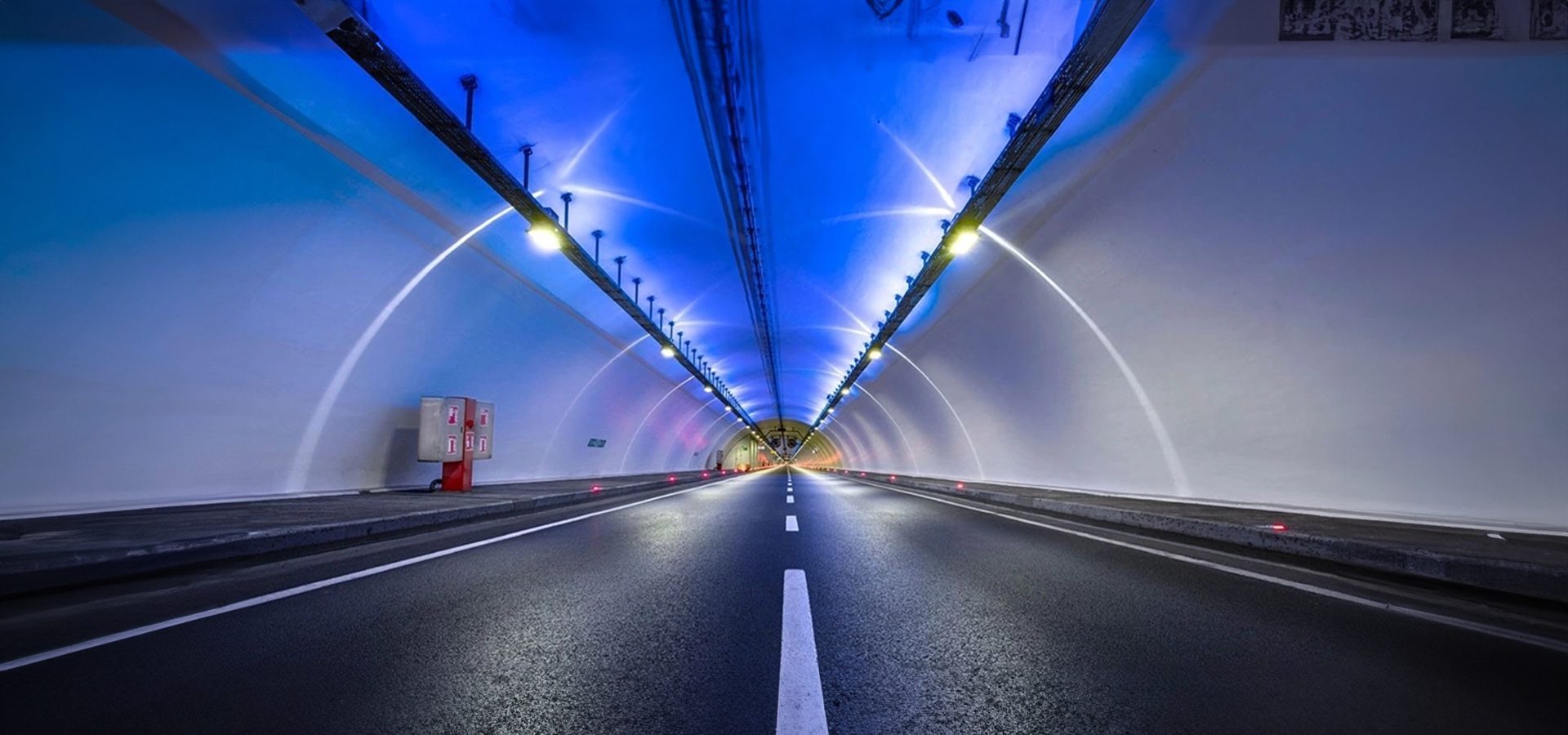 Automotive lighting, Road surface, Street light, Sky, Atmosphere, Nature, Infrastructure, Asphalt, Electricity, Thoroughfare