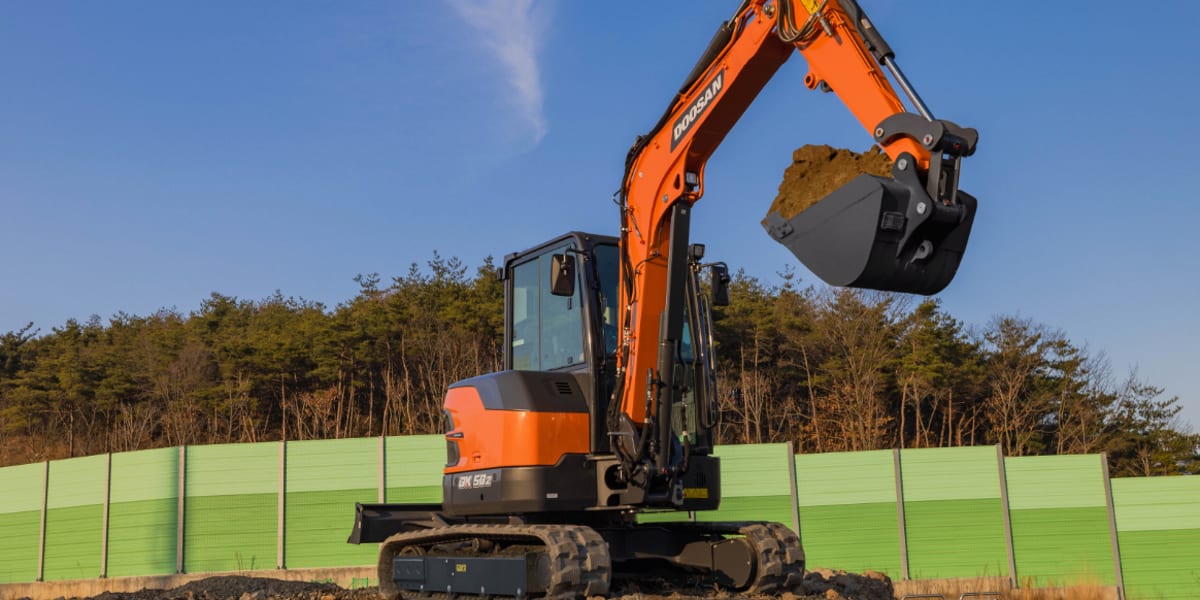 Sky, Plant, Vehicle, Tree, Grass