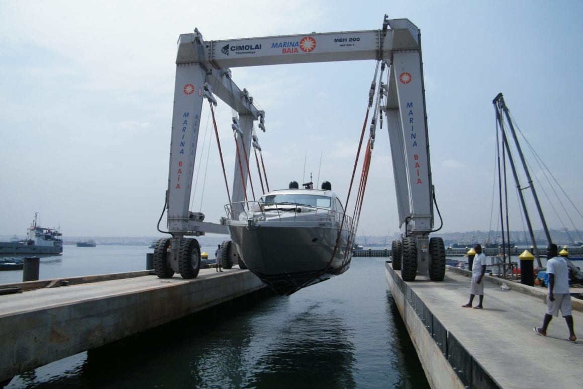 Naval architecture, Water, Sky, Boat, Vehicle, Watercraft, Cloud