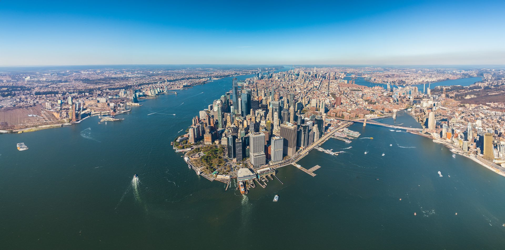 Coastal and oceanic landforms, Body of water, Tower block, Urban design, Sky, Skyscraper, Building