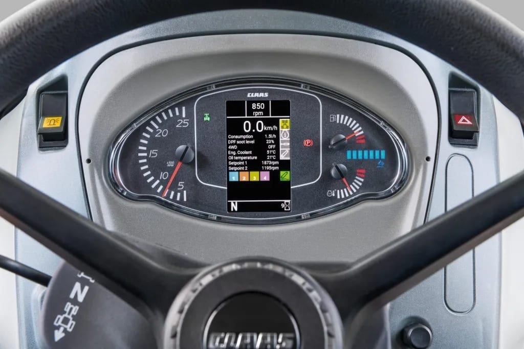 Personal luxury car, Trip computer, Measuring instrument, Steering wheel, Speedometer, Gauge, Tachometer, Vehicle, Plant, Odometer