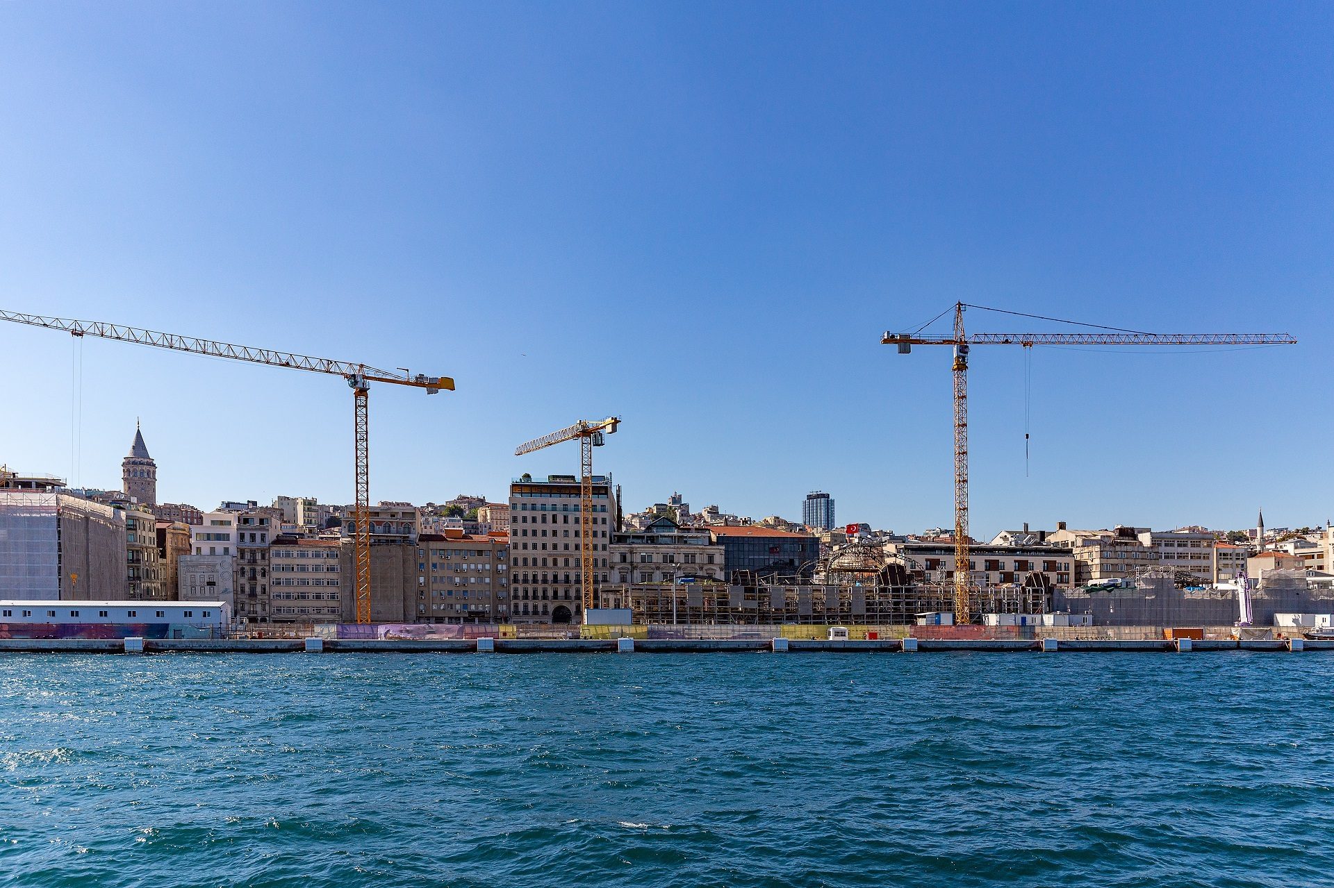 Water, Sky, Building, Crane