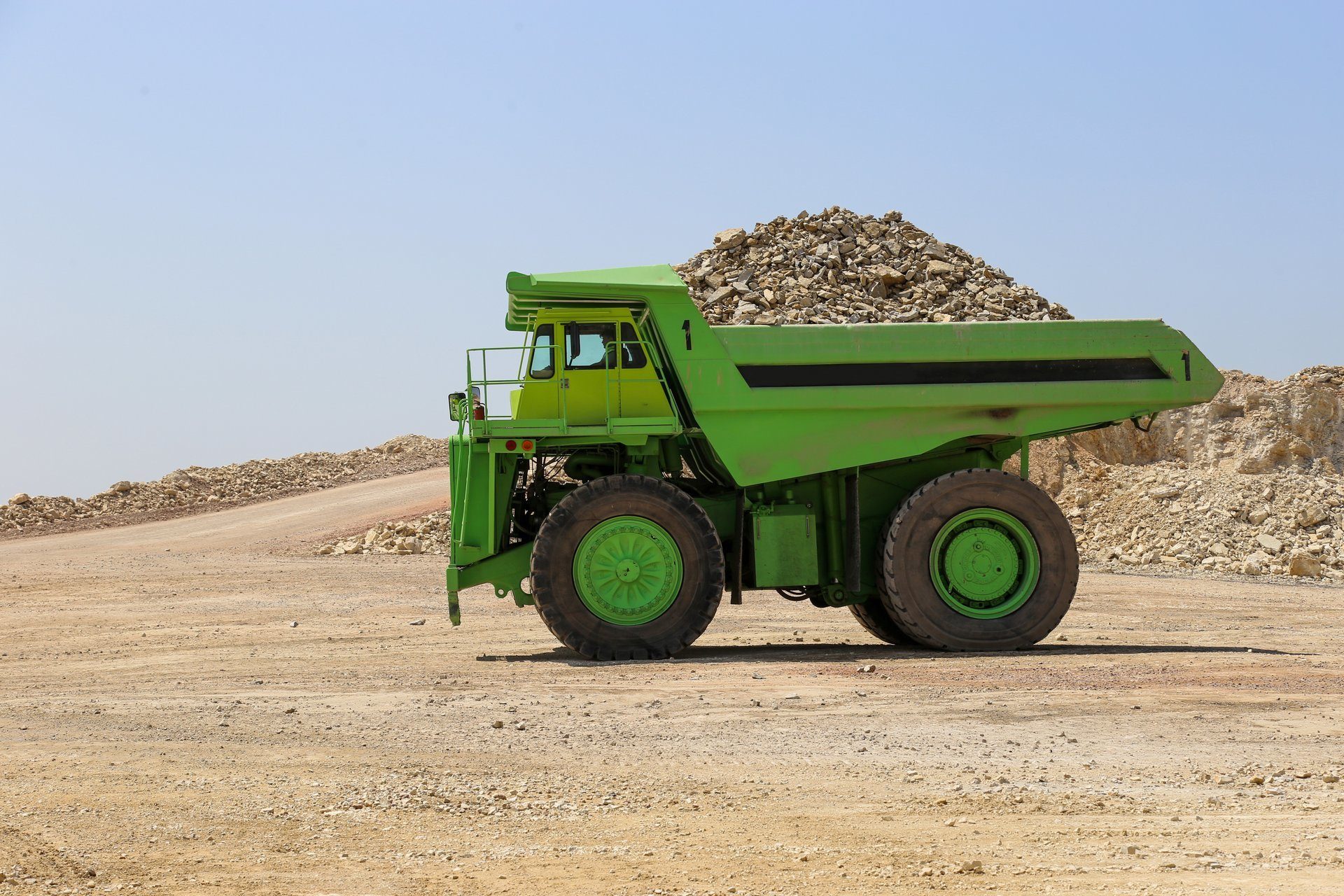 Land vehicle, Automotive tire, Agricultural machinery, Wheel, Harvester, Tractor, Tread