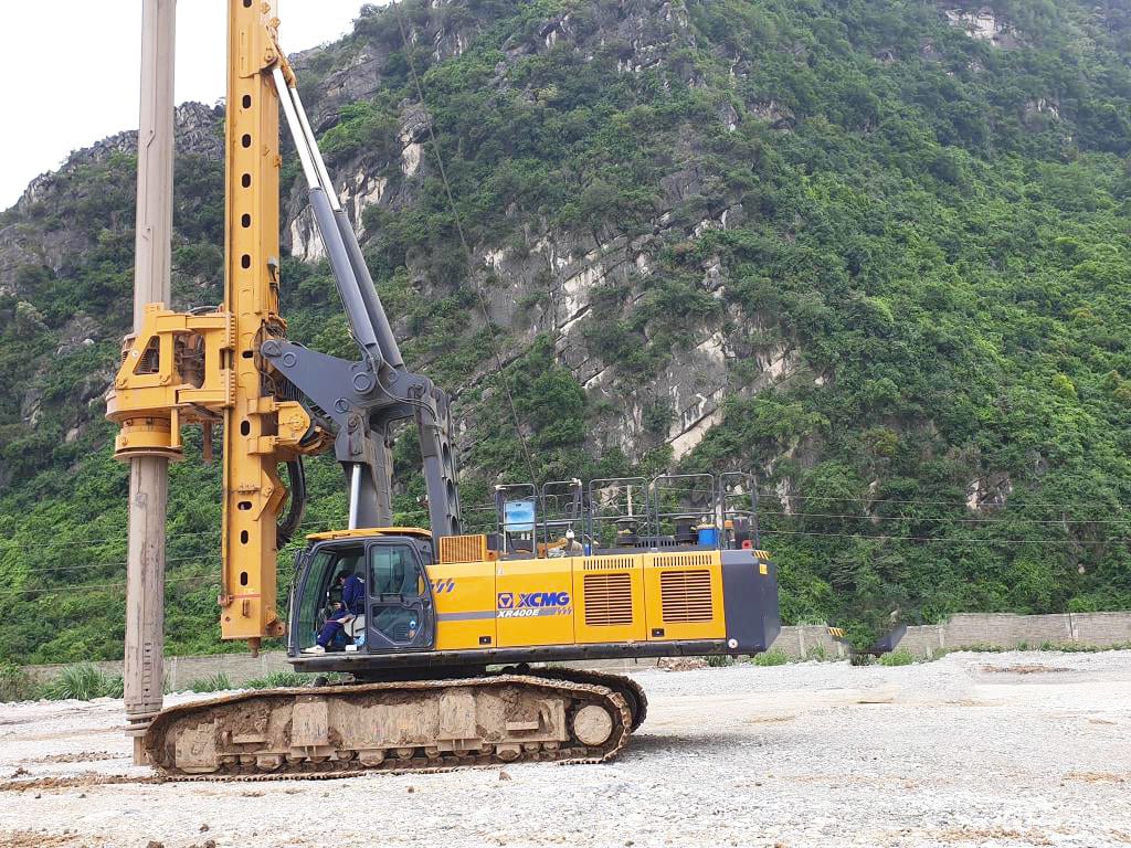 Mountain, Vehicle, Slope