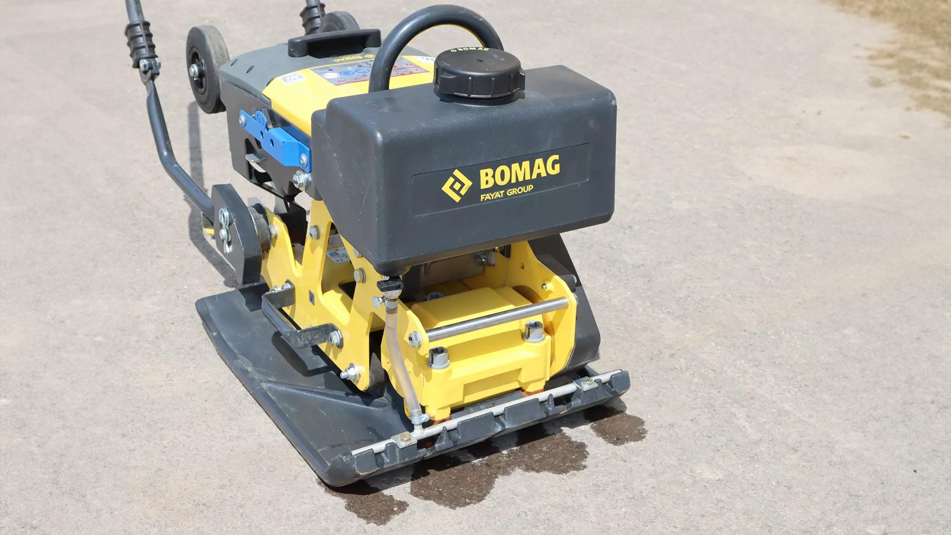 Motor vehicle, Asphalt