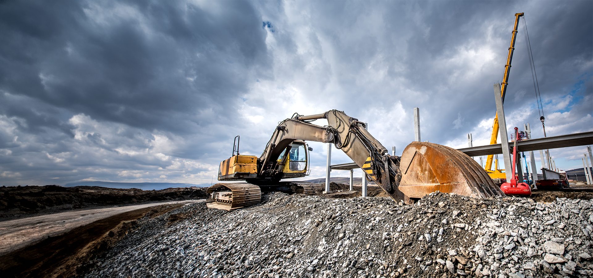 Road surface, Cloud, Sky, Vehicle, Asphalt, Wood