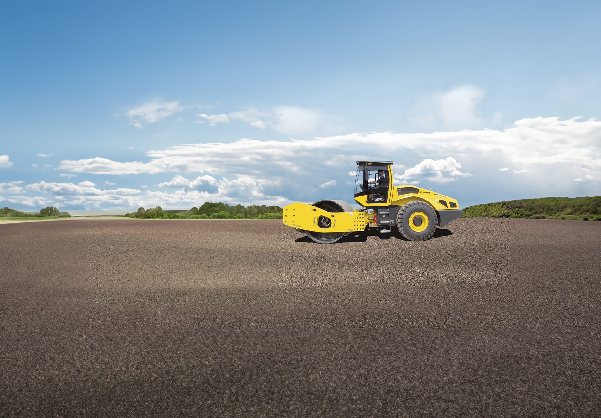 Land vehicle, Automotive tire, Wheel, Cloud, Sky, Plant, Asphalt