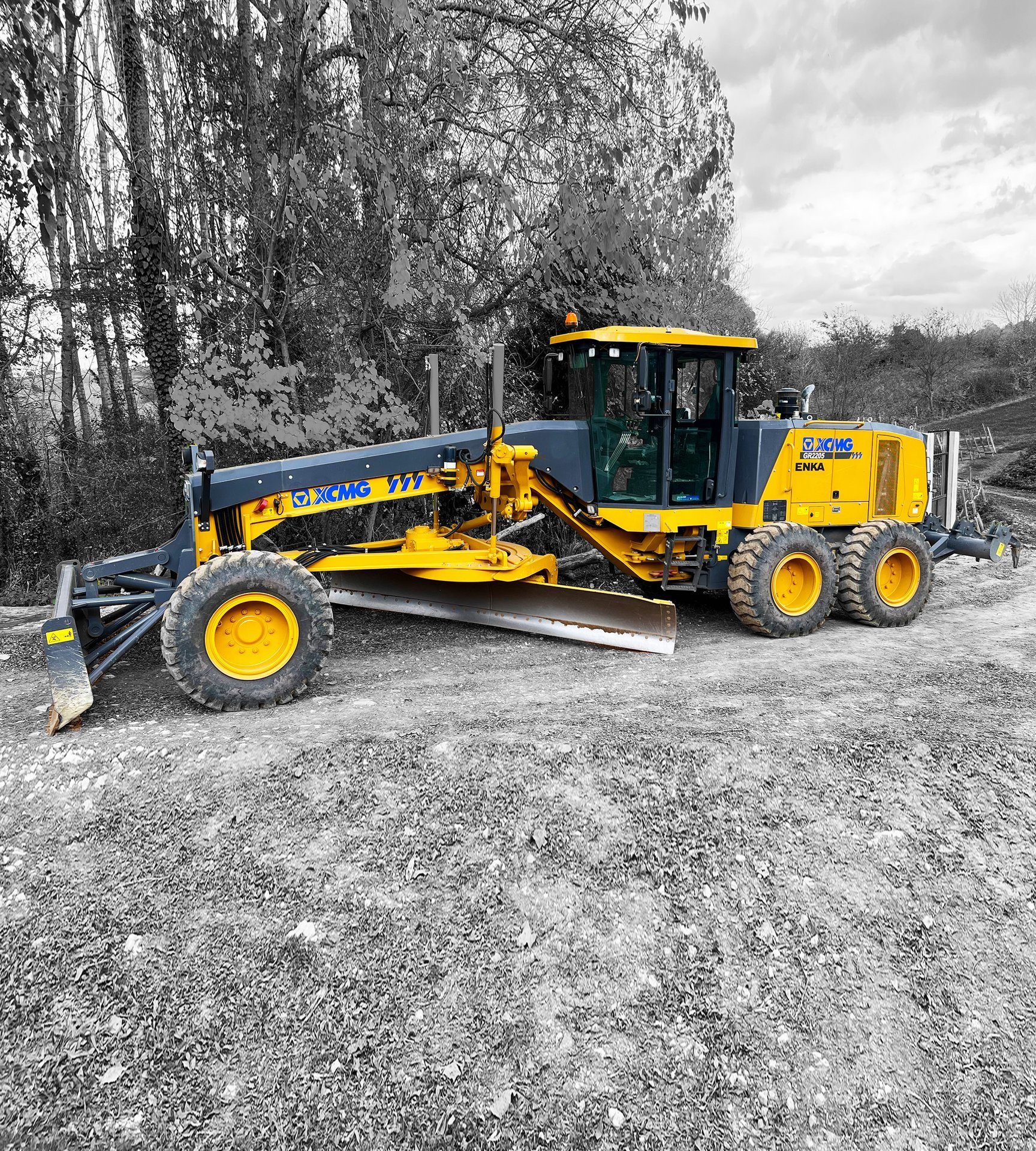 Automotive tire, Motor vehicle, Road surface, Wheel, Tree, Tread, Asphalt, Cloud