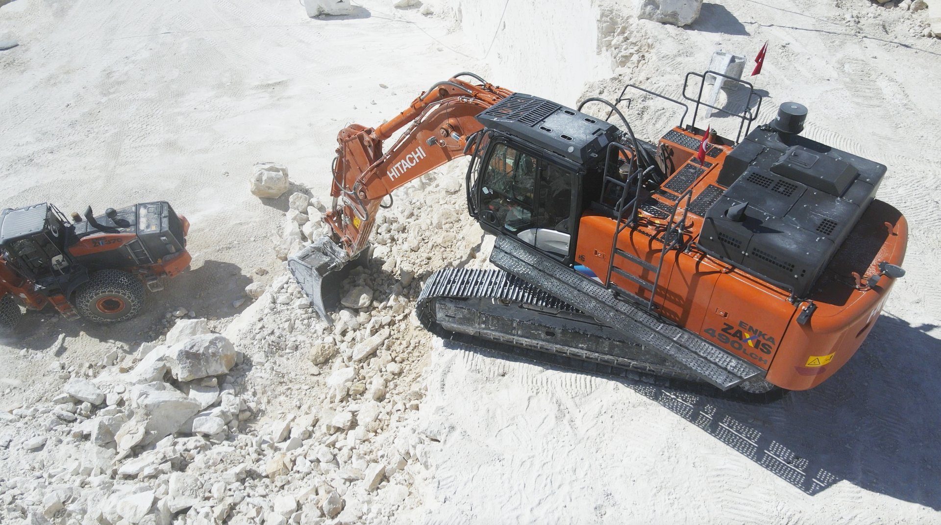 Mode of transport, Automotive tire, Motor vehicle, Road surface, Wheel, Slope, Asphalt