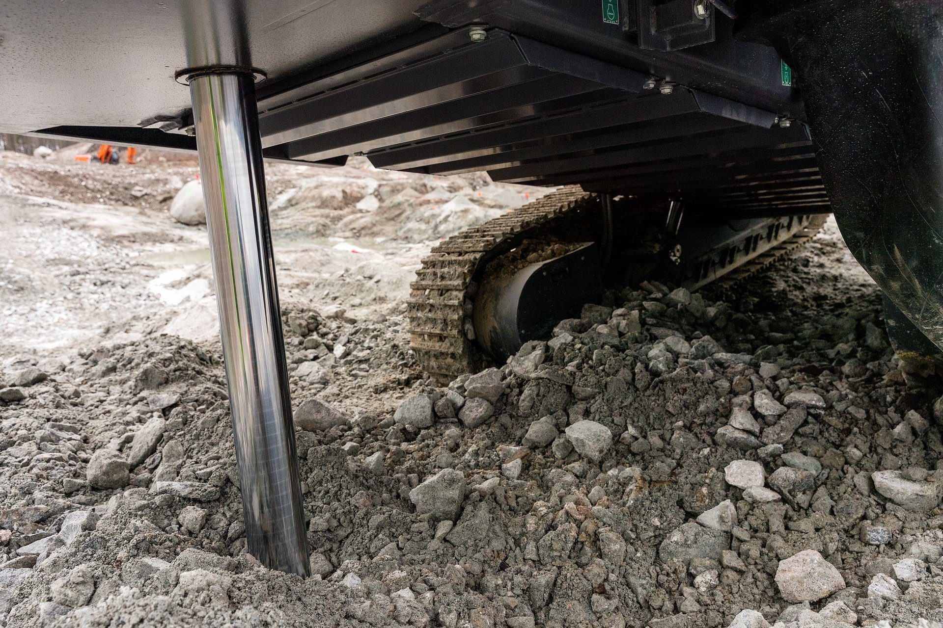 Automotive tire, Road surface, Wheel, Tread, Asphalt, Rolling, Fender