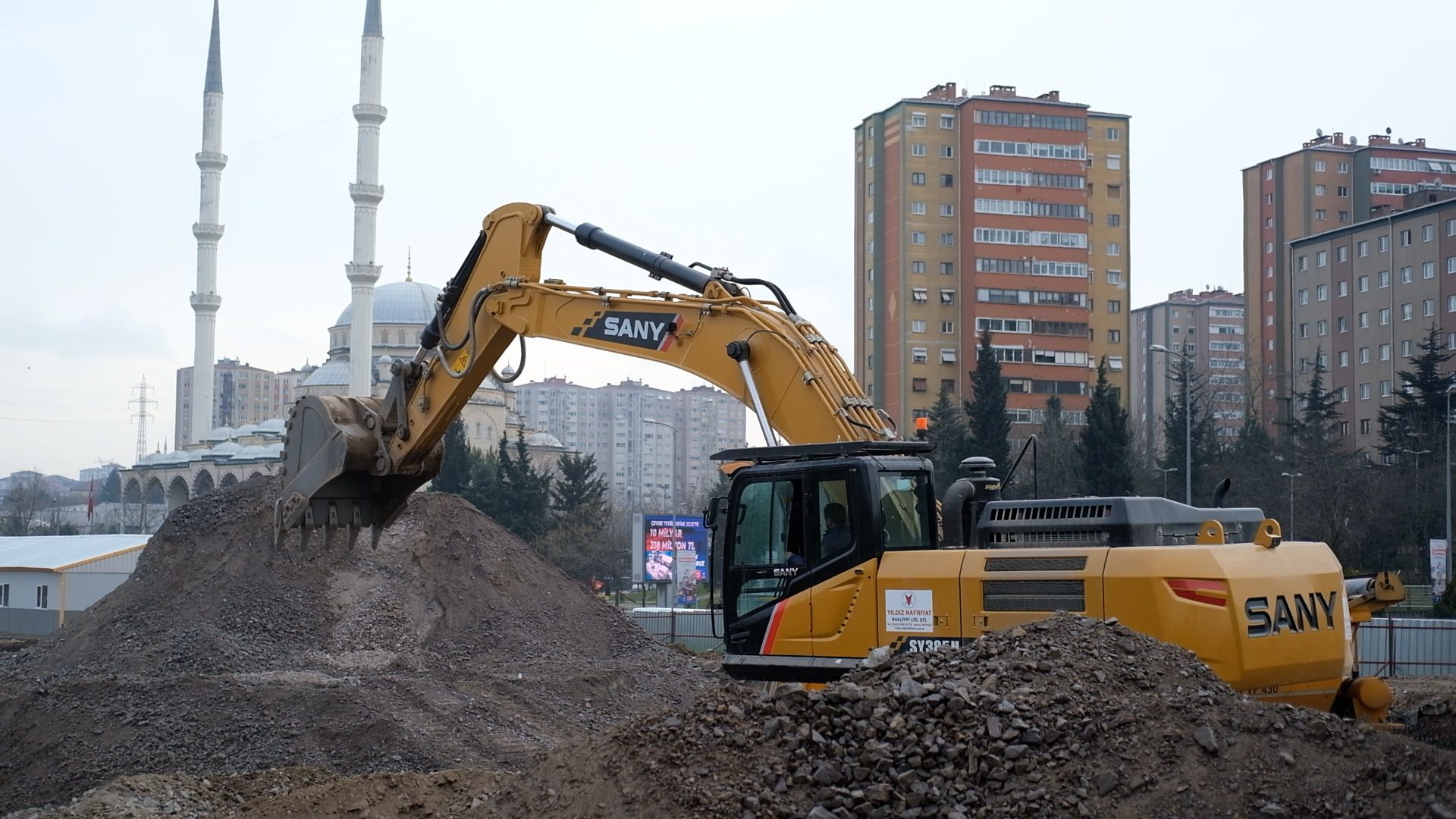 Building, Vehicle, Sky