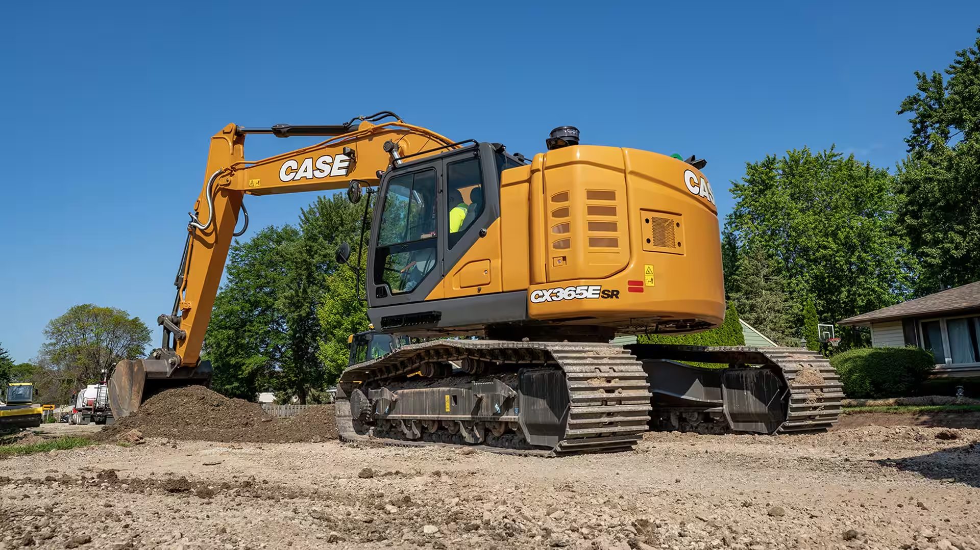Mode of transport, Land vehicle, Plant, Tree, Sky, Asphalt