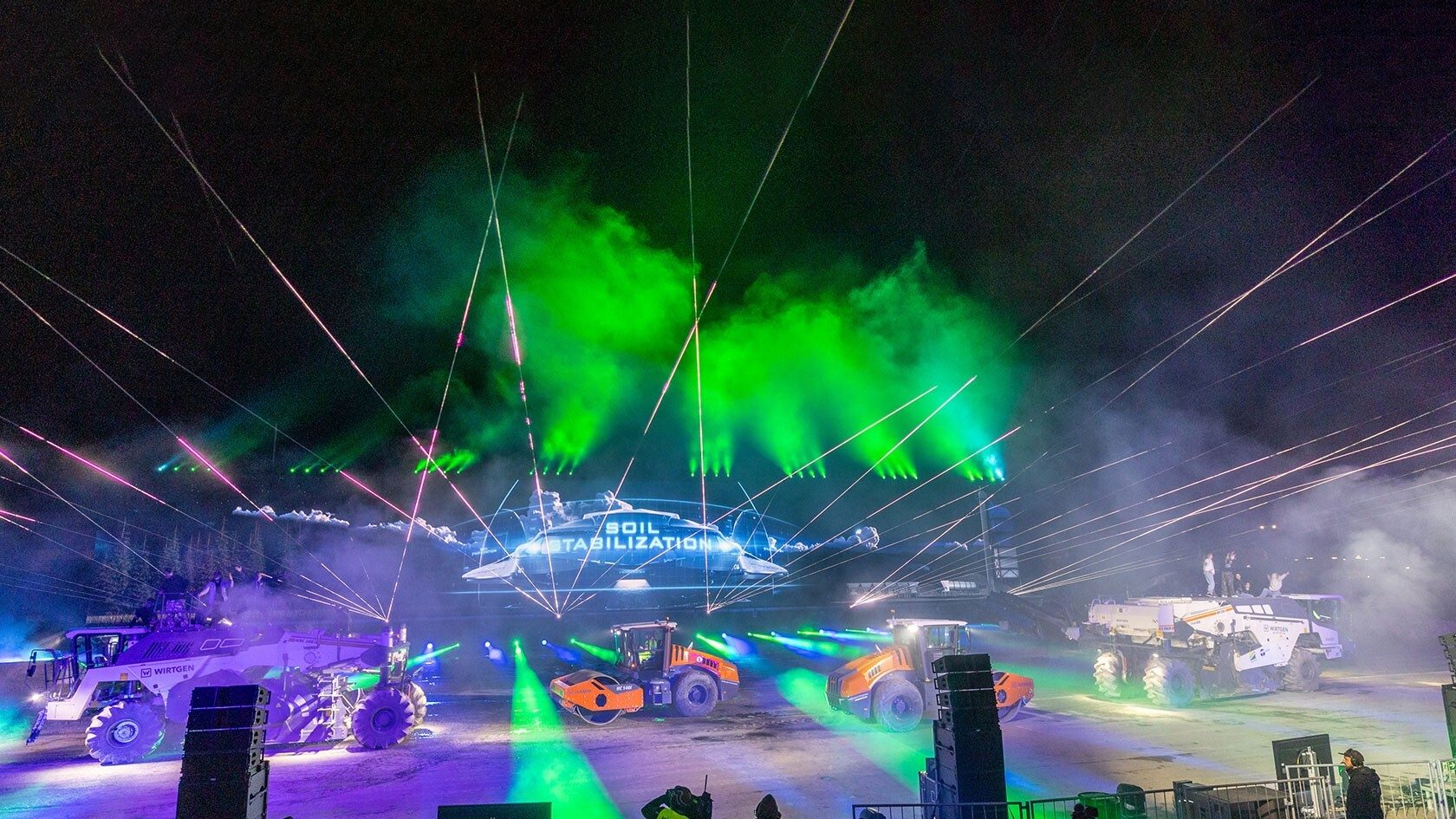 Visual effect lighting, Performing arts, Sky, Green, Light, Purple, Electricity, Entertainment, Music, Concert