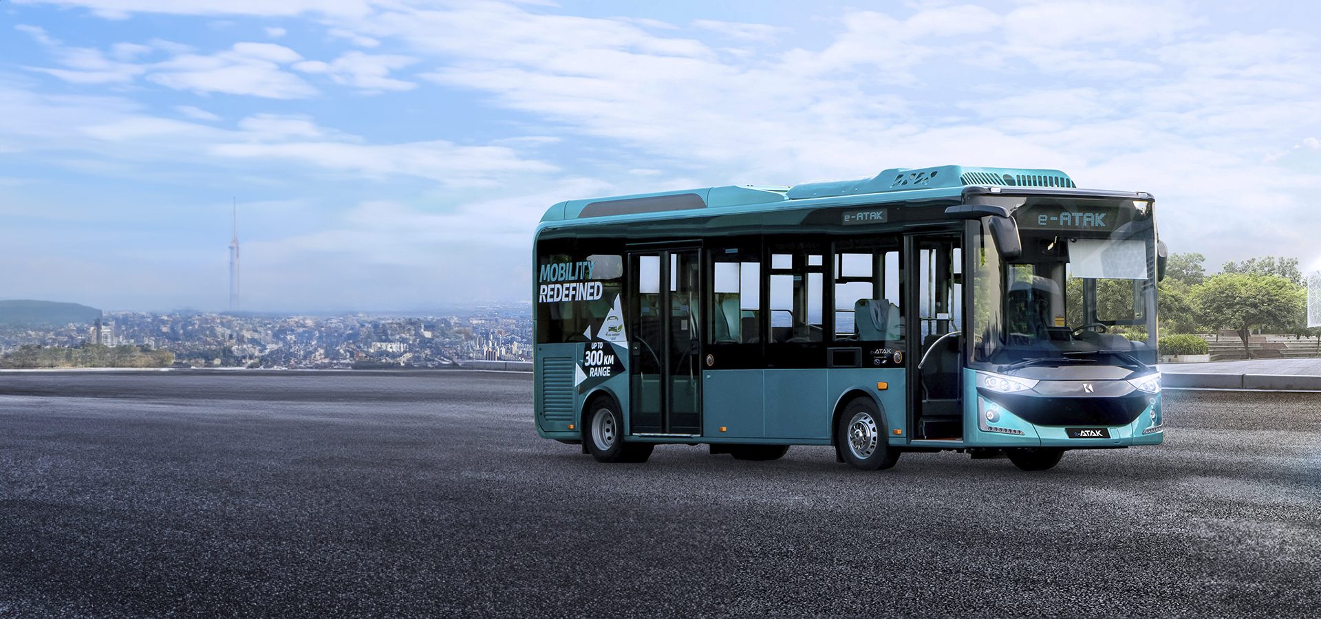 Automotive parking light, Land vehicle, Bus, Wheel, Tire, Sky, Cloud