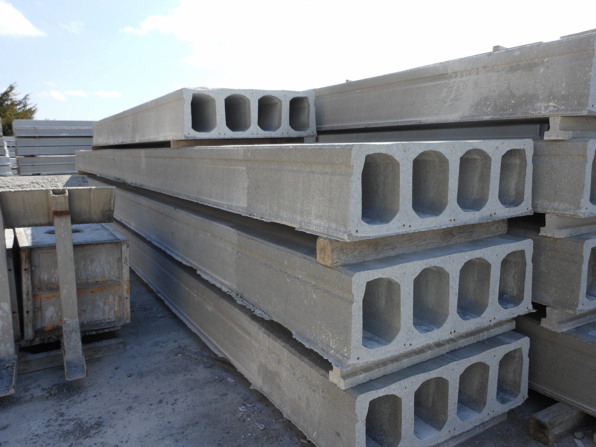 Automotive tire, Urban design, Composite material, Sky, Cloud, Wood