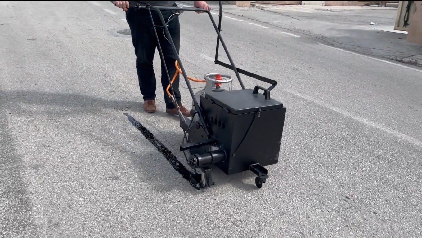 Automotive tire, Road surface, Motor vehicle, Wheel, Asphalt, Rolling