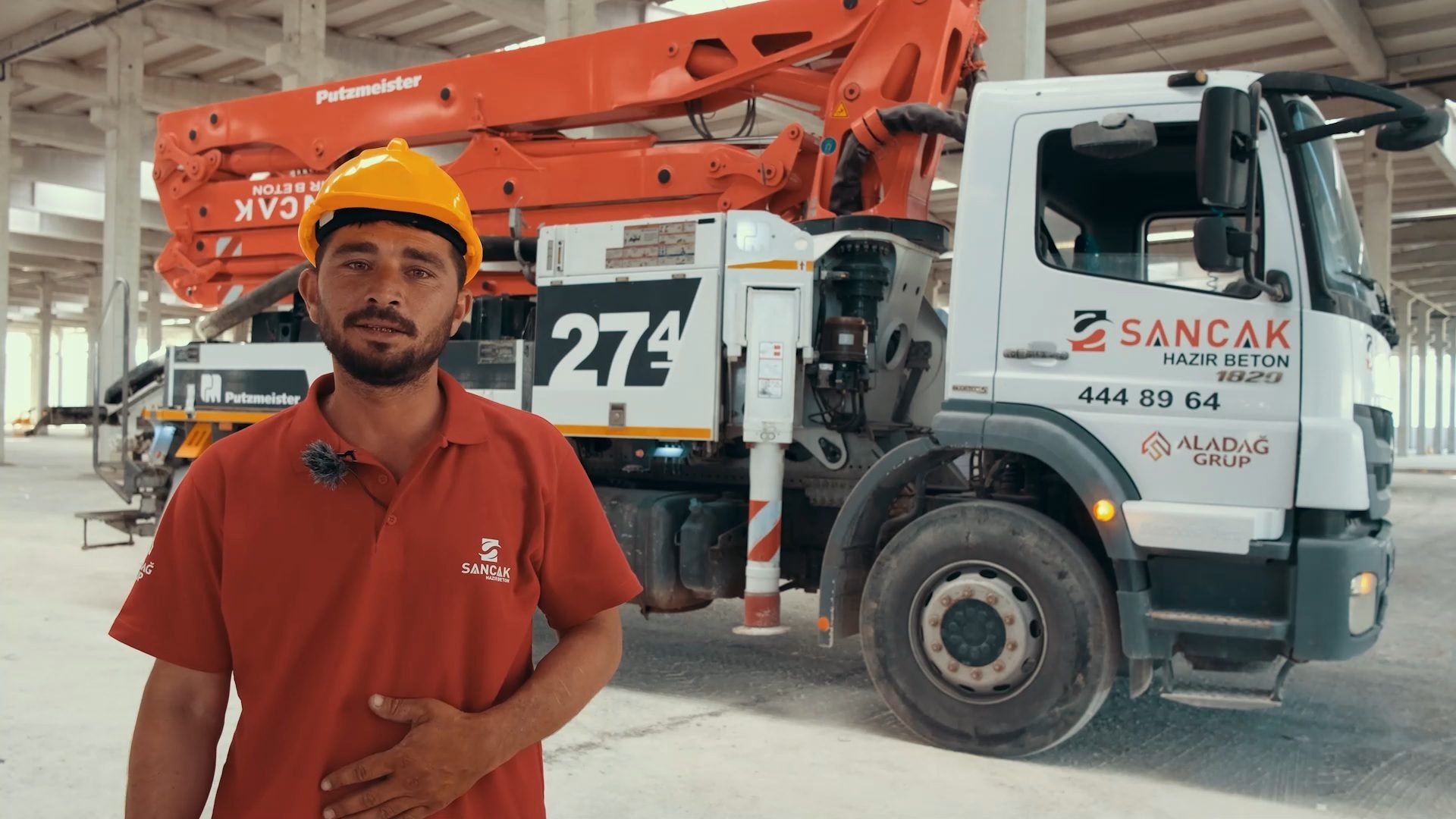 Hard hat, Motor vehicle, Automotive tire, Wheel, Workwear, Helmet, Truck, Asphalt