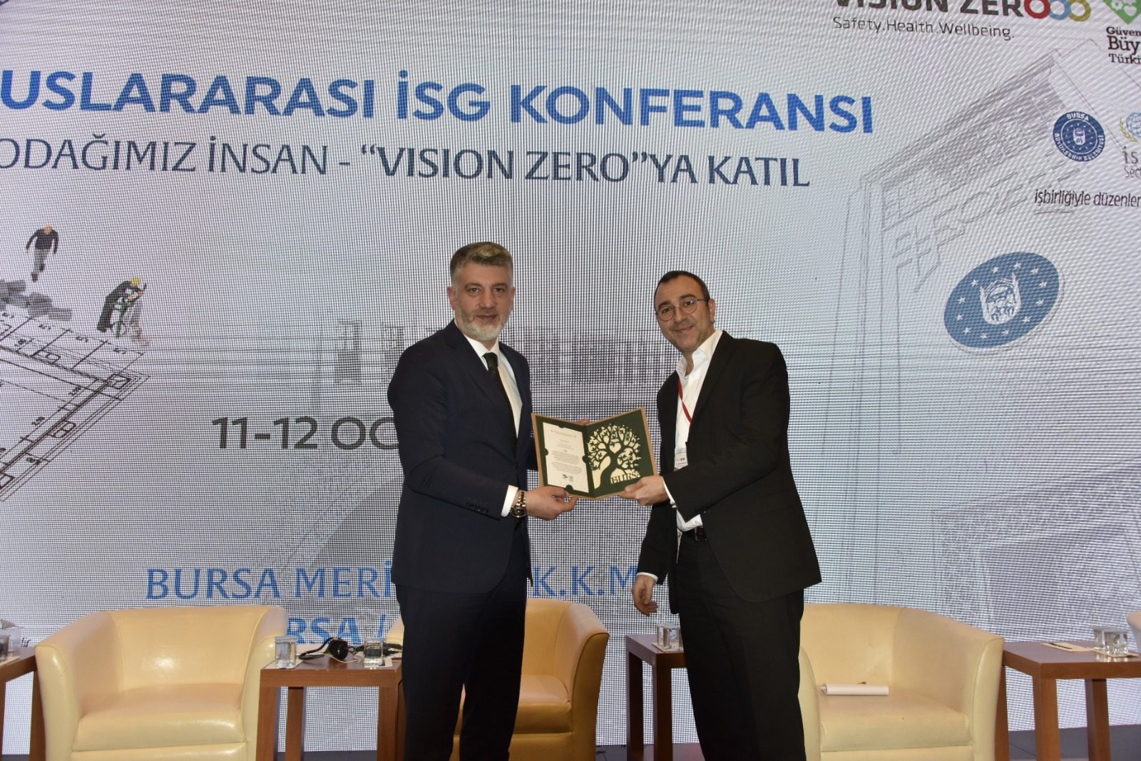 Suit trousers, Furniture, Coat, World, Tie