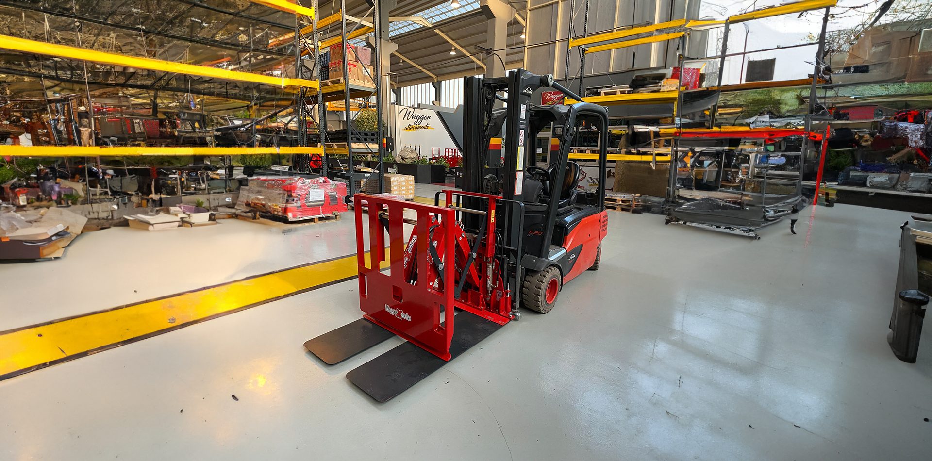 Motor vehicle, Automotive design, Building, Wheel, Floor