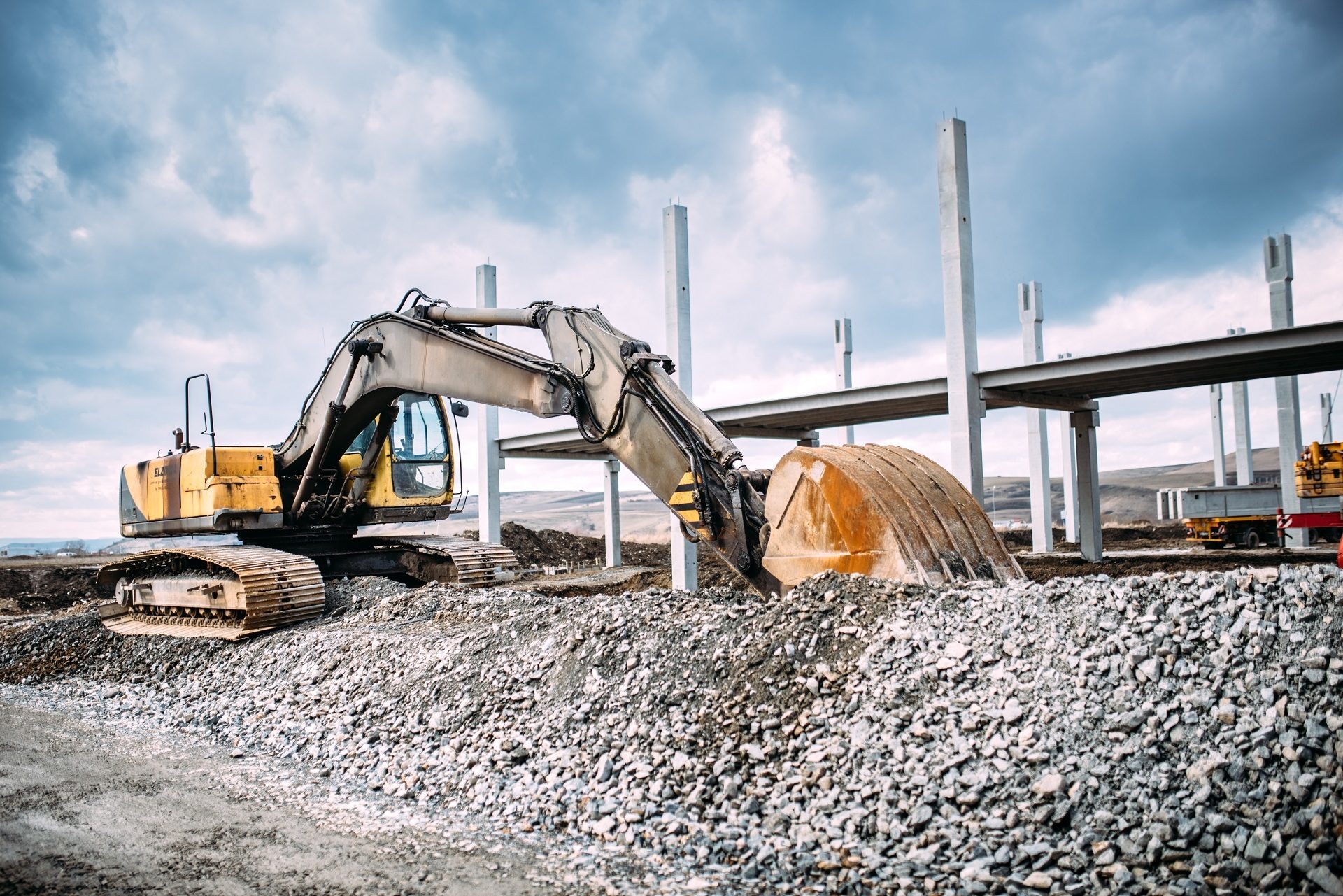 Cloud, Sky, Vehicle, Asphalt