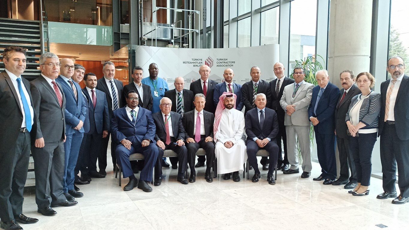 Suit trousers, Motor vehicle, Tie