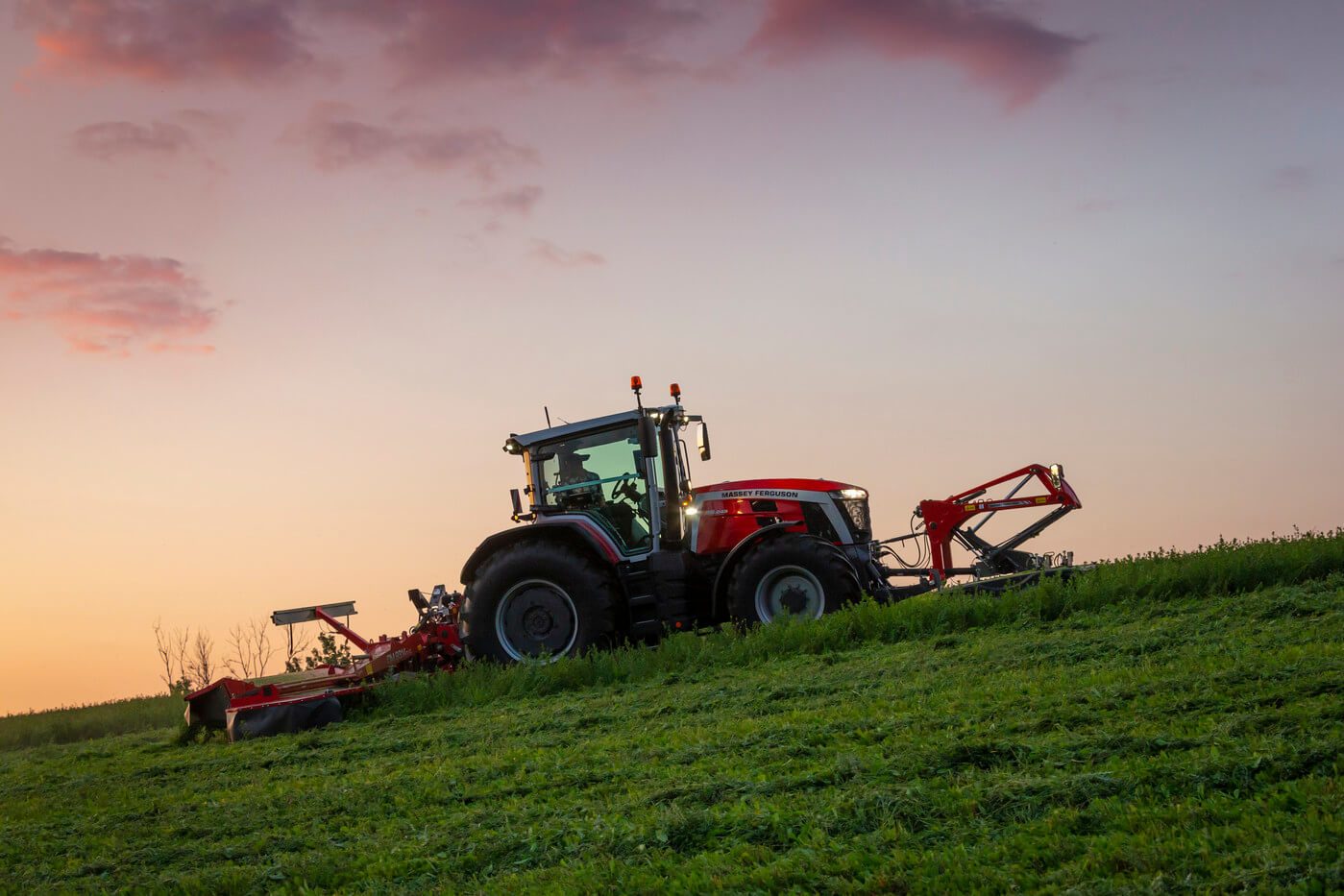 Natural environment, Agricultural machinery, Automotive tire, Wheel, Sky, Vehicle, Tractor, Cloud, Plant