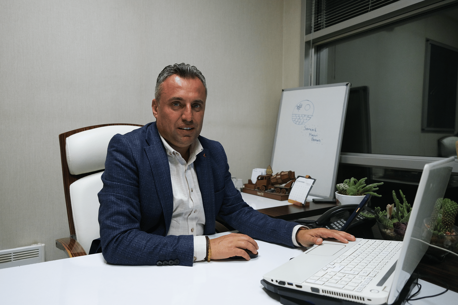 Personal computer, Laptop, Table, Chair