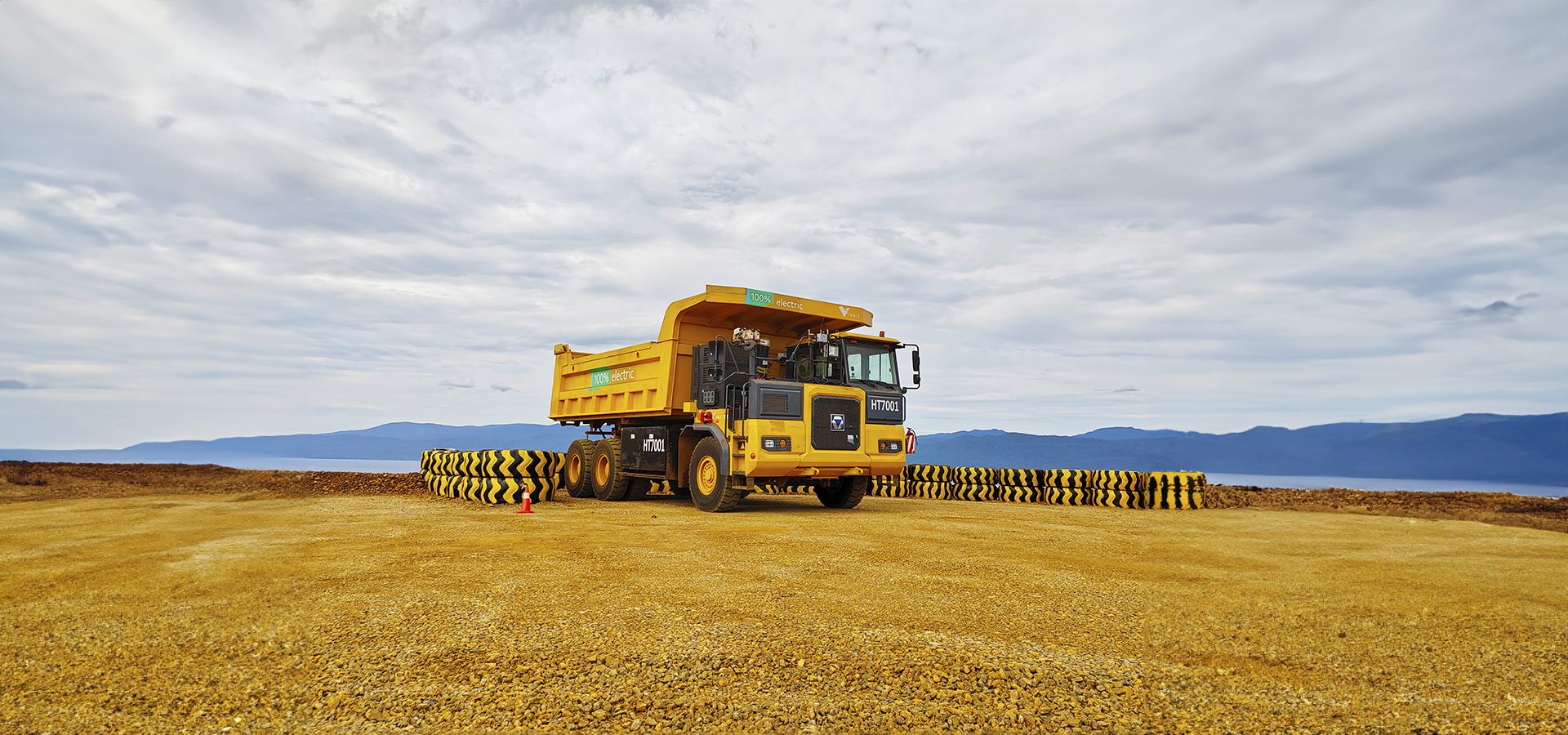 Automotive tire, Sky, Cloud, Wheel, Vehicle, Plant, Agriculture, Grass, Rolling