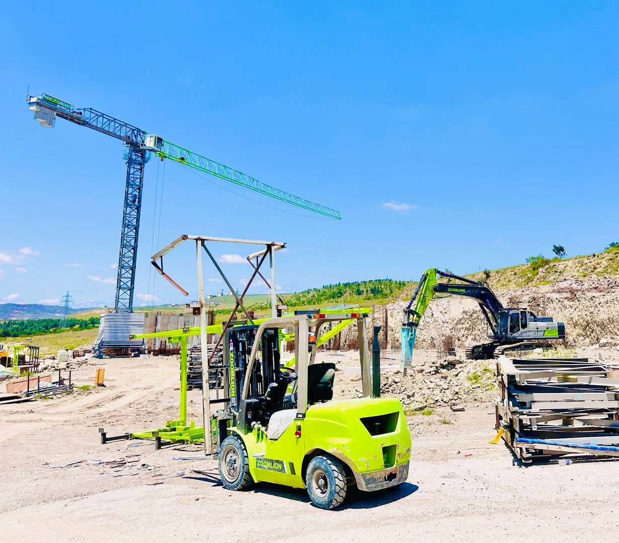 Automotive tire, Road surface, Motor vehicle, Sky, Wheel, Plant, Asphalt, Cloud