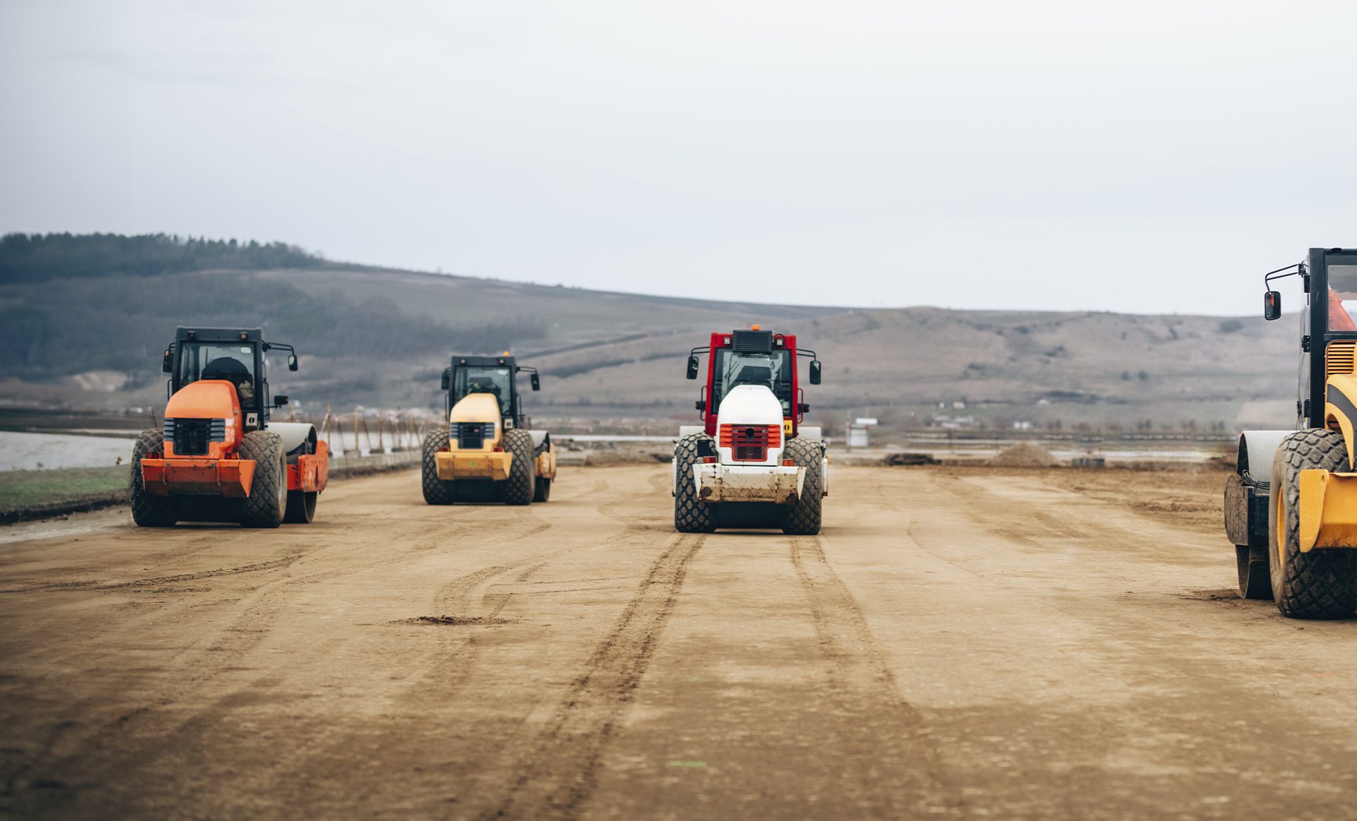 Motor vehicle, Automotive tire, Sky, Wheel, Car, Asphalt, Racing