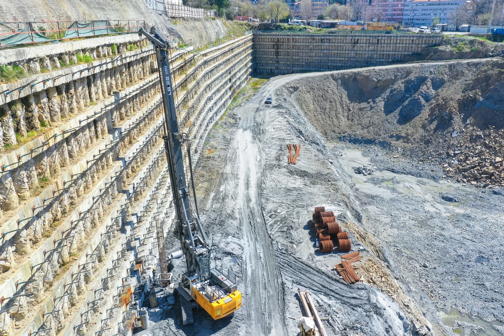 Urban design, Slope, Asphalt, Thoroughfare, Wall