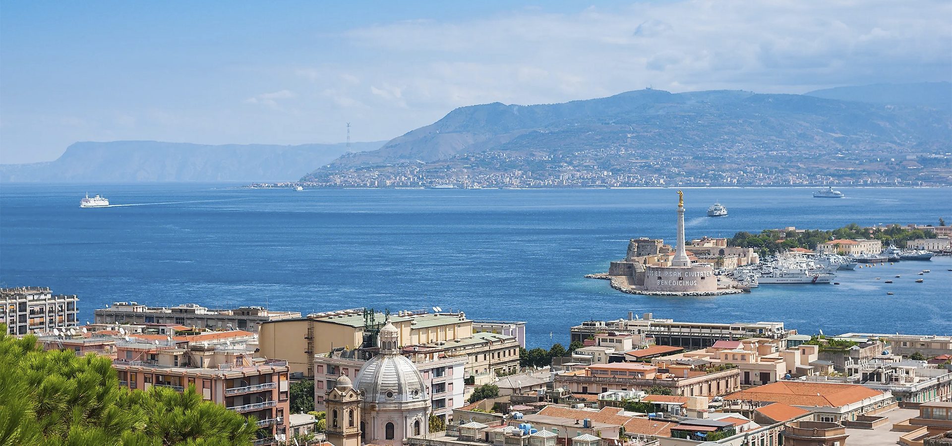Coastal and oceanic landforms, Water, Sky, Cloud, Building, Blue, Azure, Mountain, Lake