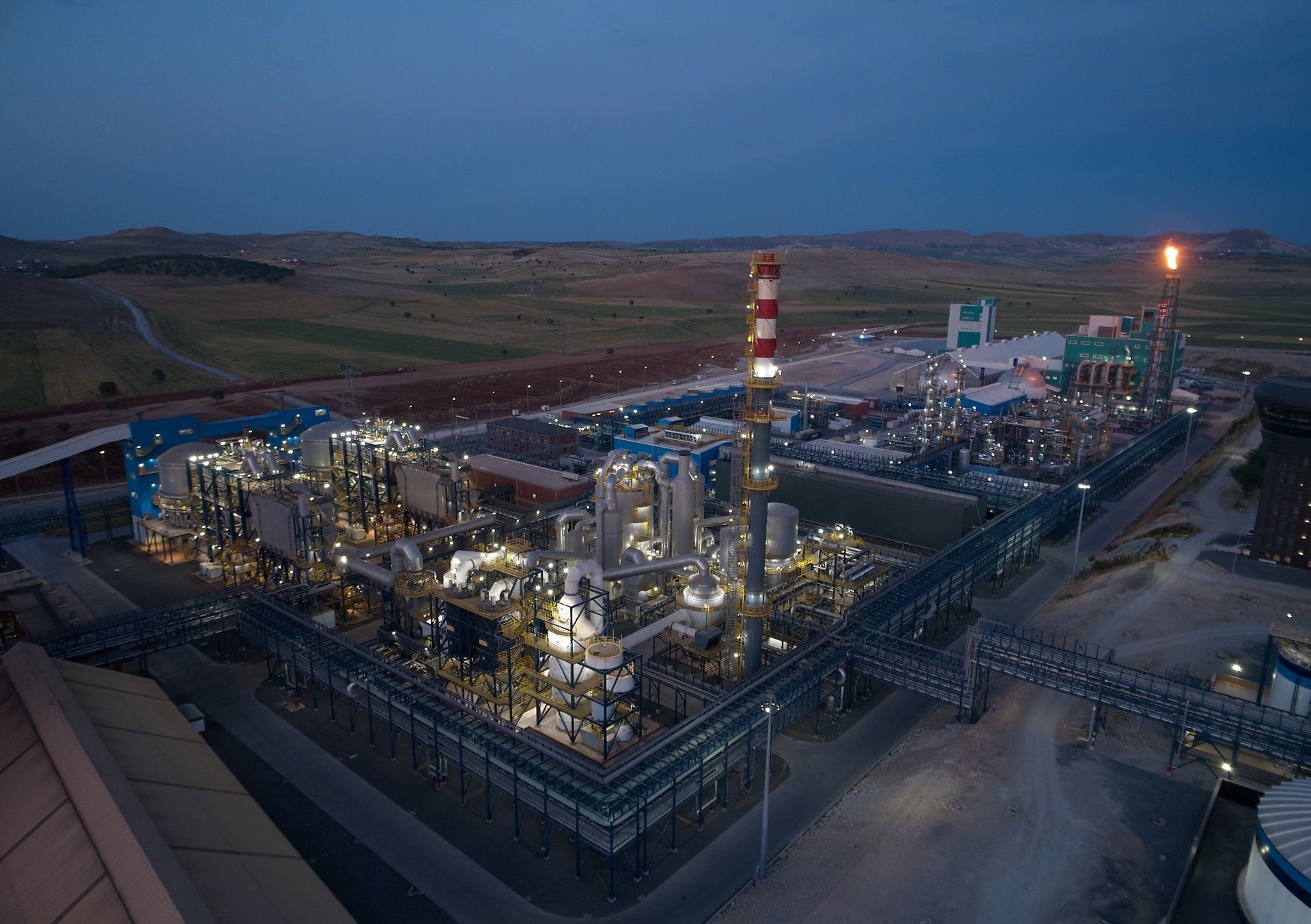 Urban design, Tower block, Sky, Building, Dusk, Plant, Electricity, Horizon