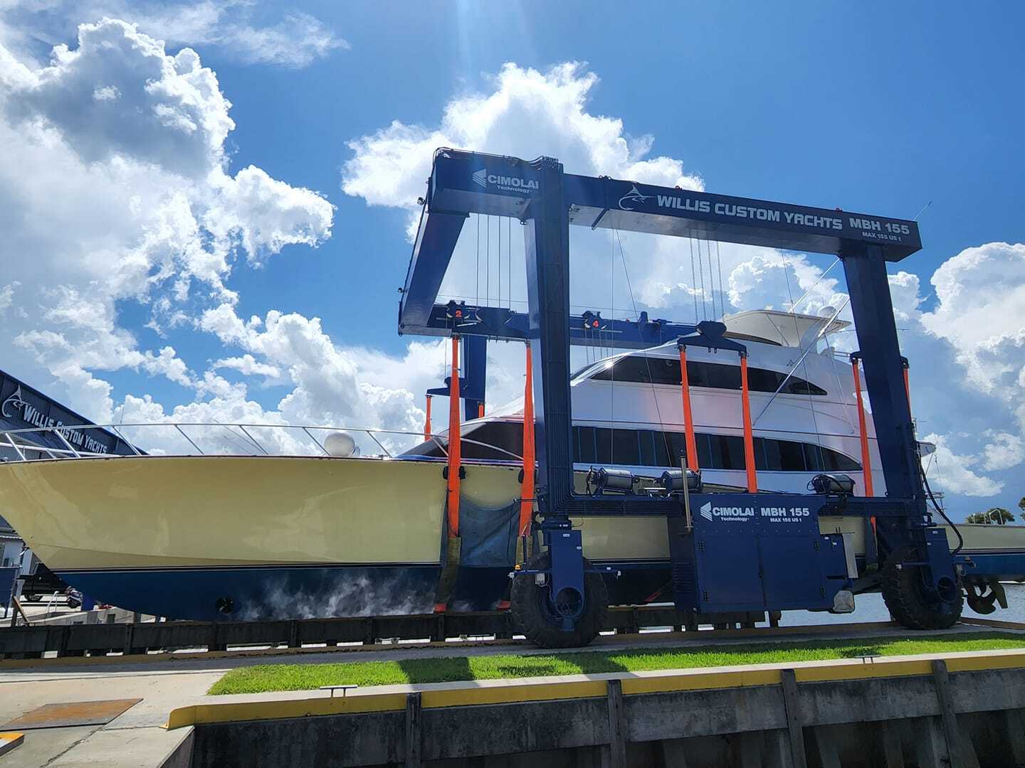 Naval architecture, Cloud, Sky, Vehicle, Asphalt, Rolling, Locomotive