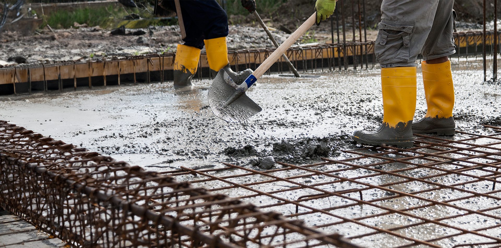 Road surface, Asphalt, Wood, Water, Tradesman
