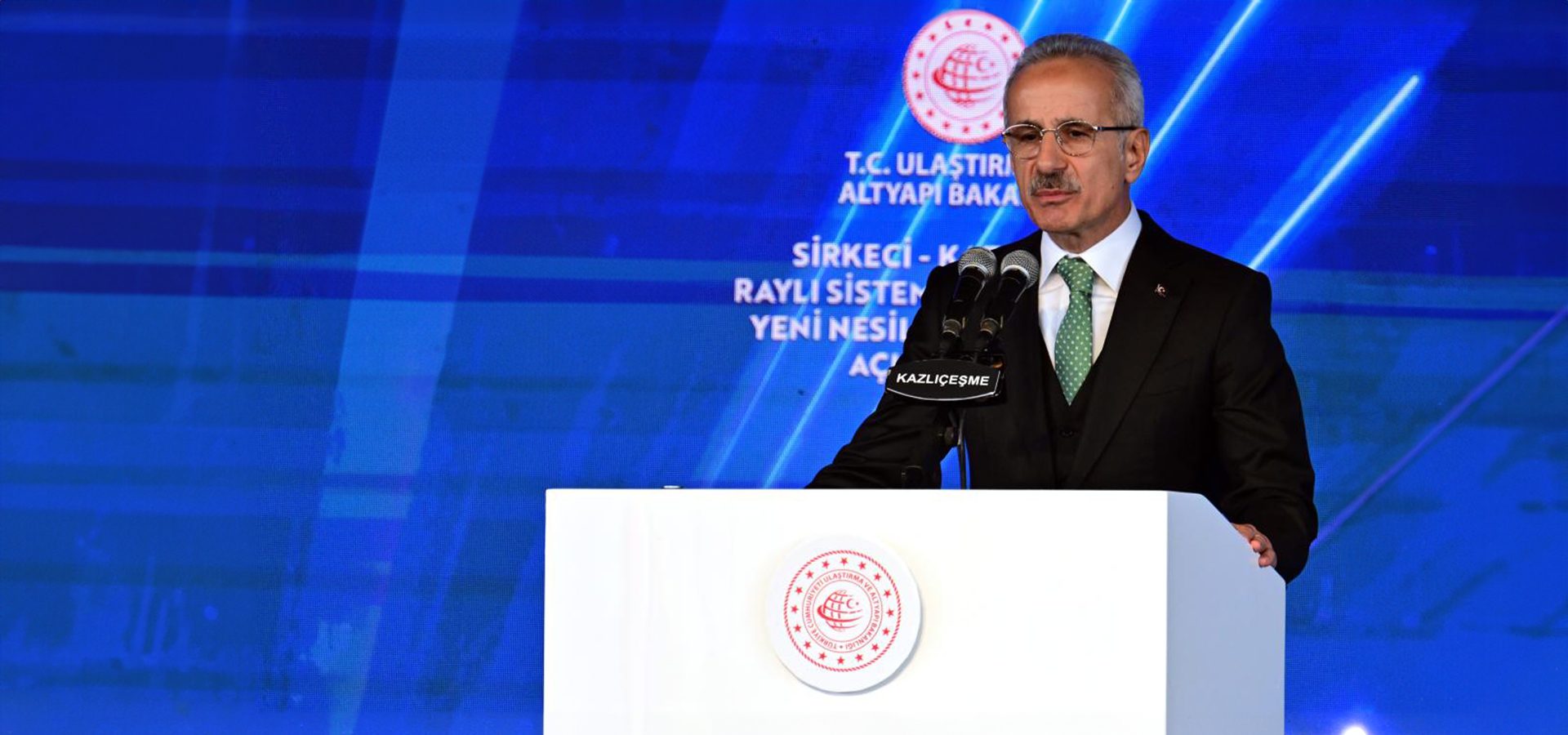 Podium, Coat, Collar, Tie, Spokesperson