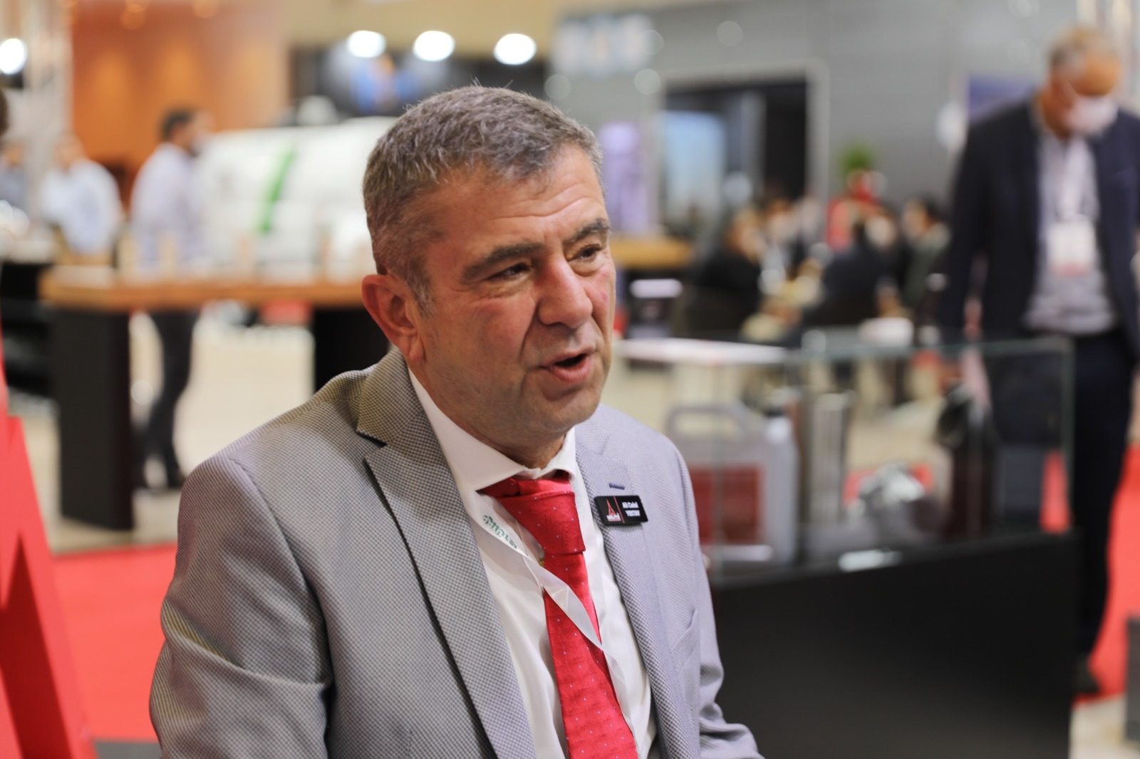 Dress shirt, Product, Flooring, Collar