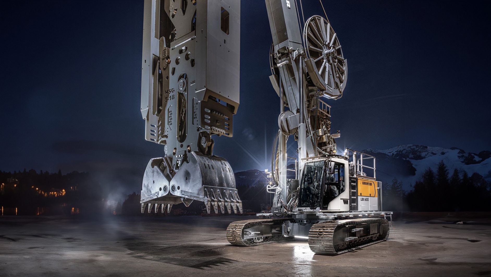 Automotive tire, Motor vehicle, Sky, Wheel, Asphalt, Rolling