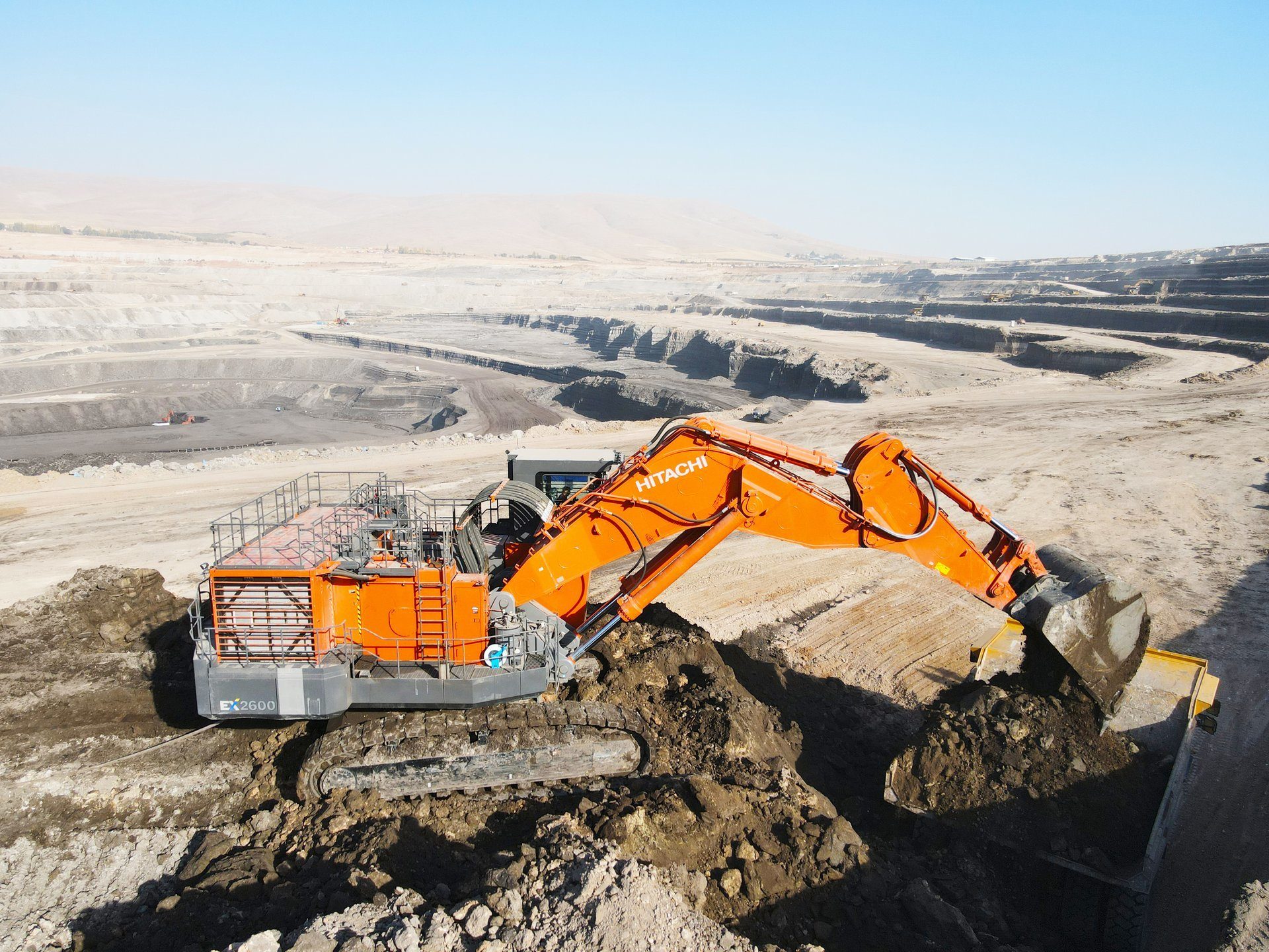 Sky, Vehicle, Slope, Asphalt, Bedrock